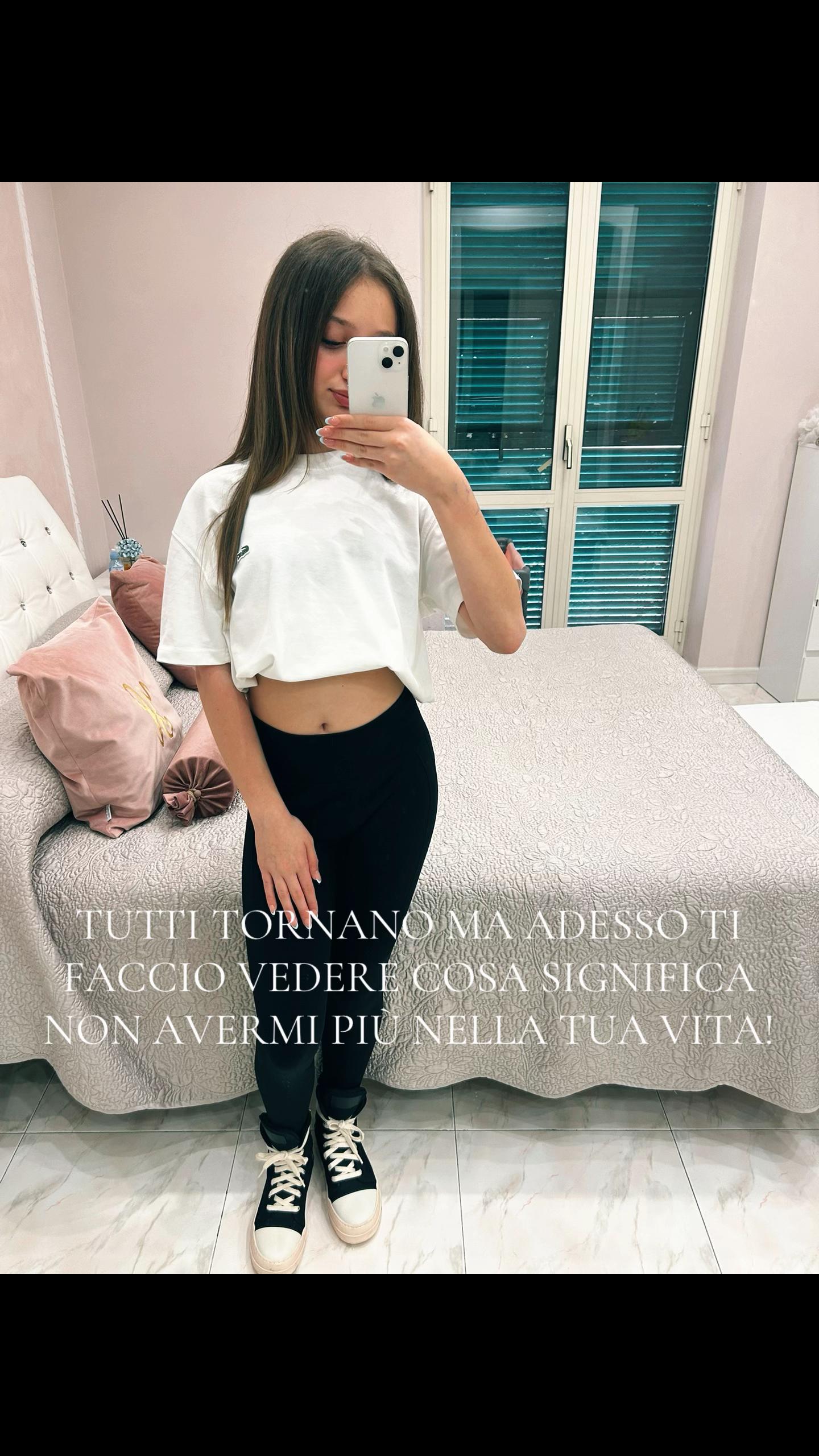 @𝐇