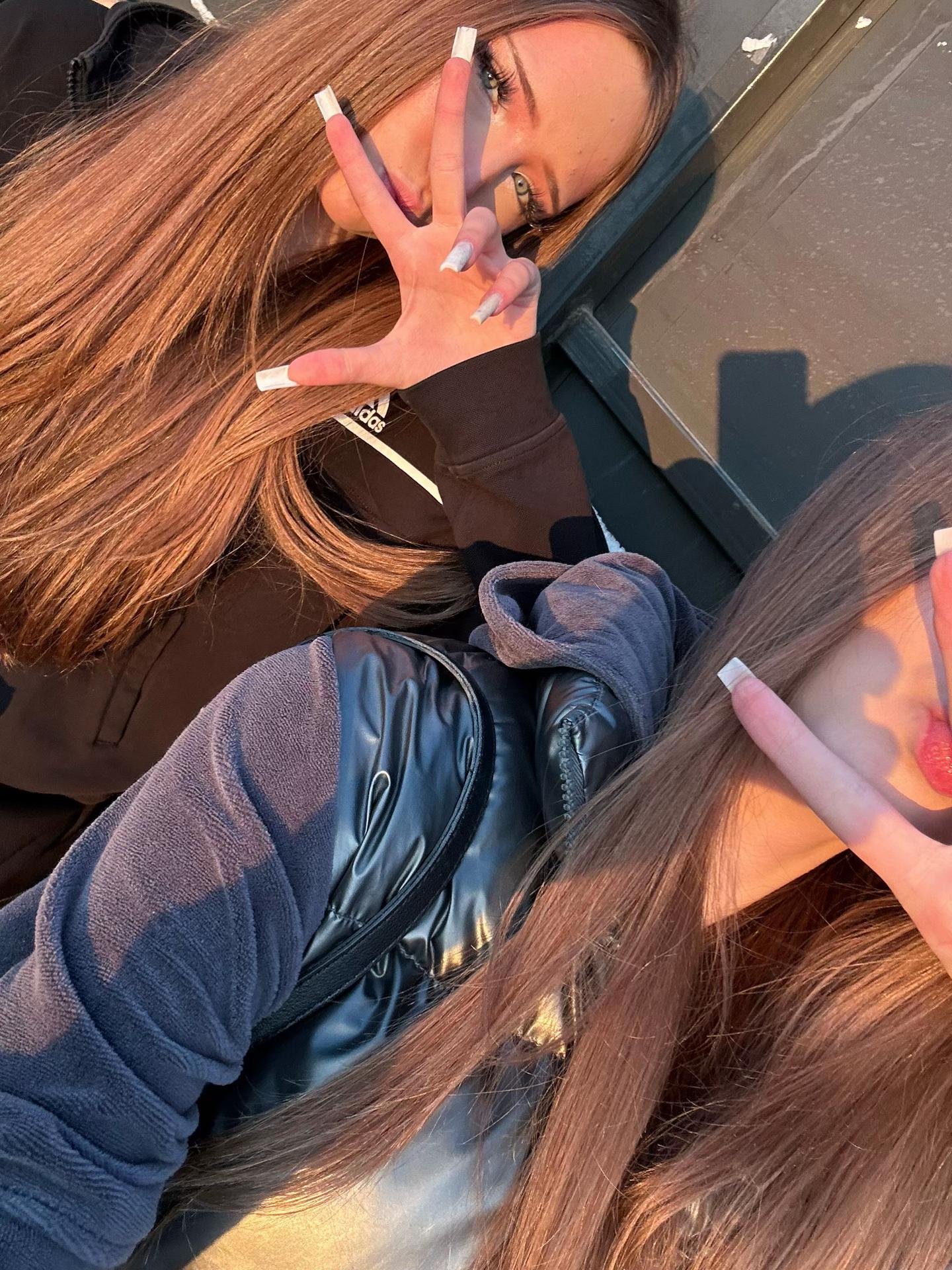 @никааа👅