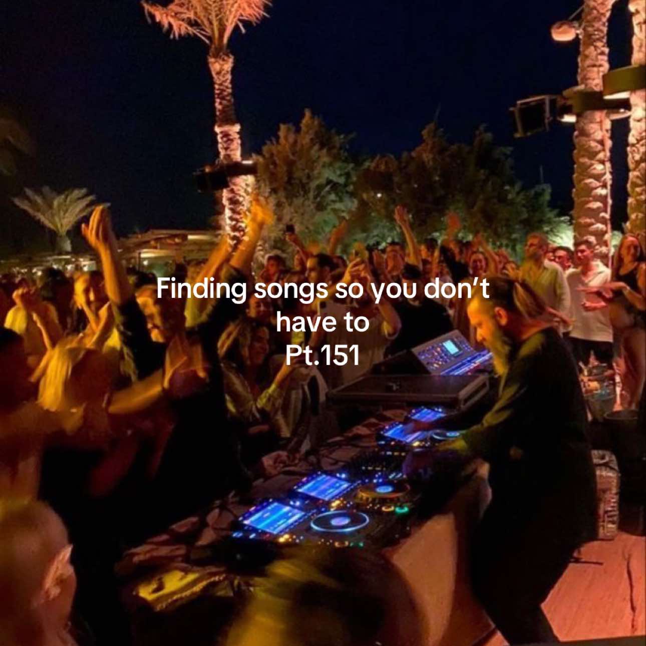 @🎧