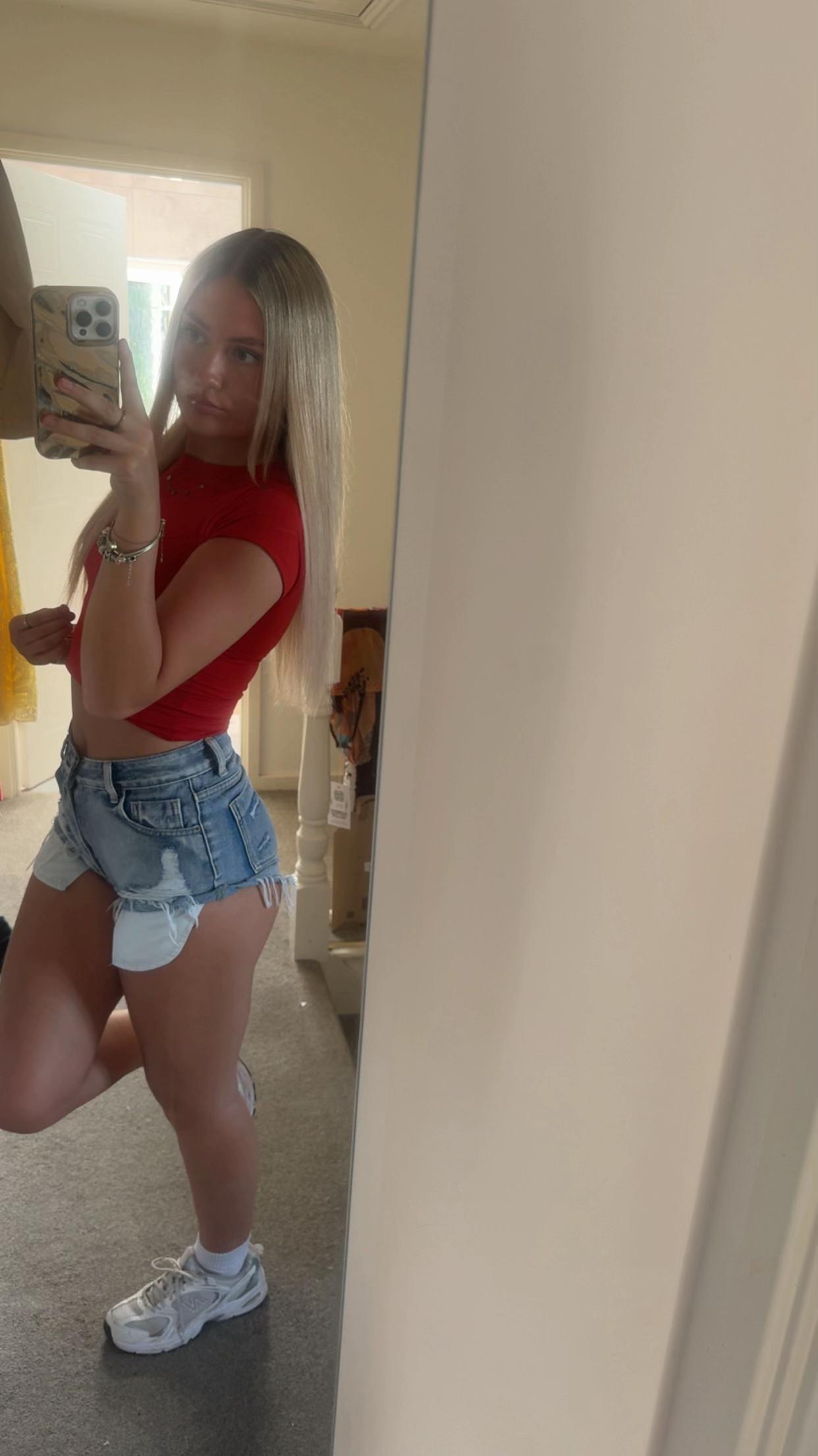 @𝐦𝐢𝐚 𝐟𝐚𝐧𝐭𝐨𝐦⚜️