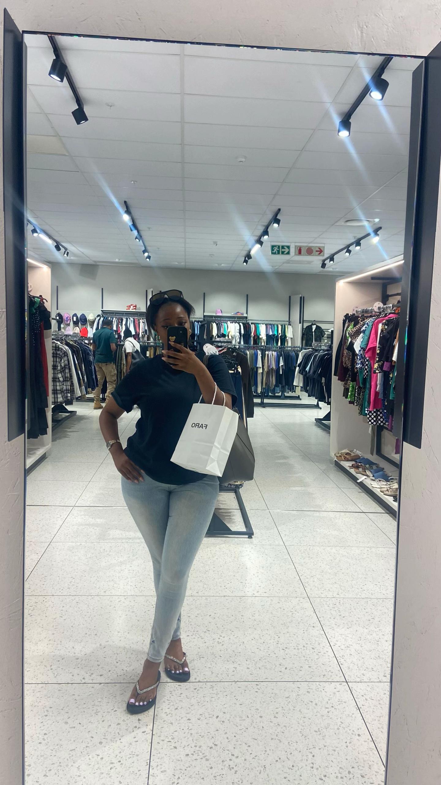@Miss N Shozi 👩🏫🐻ᥫ᭡