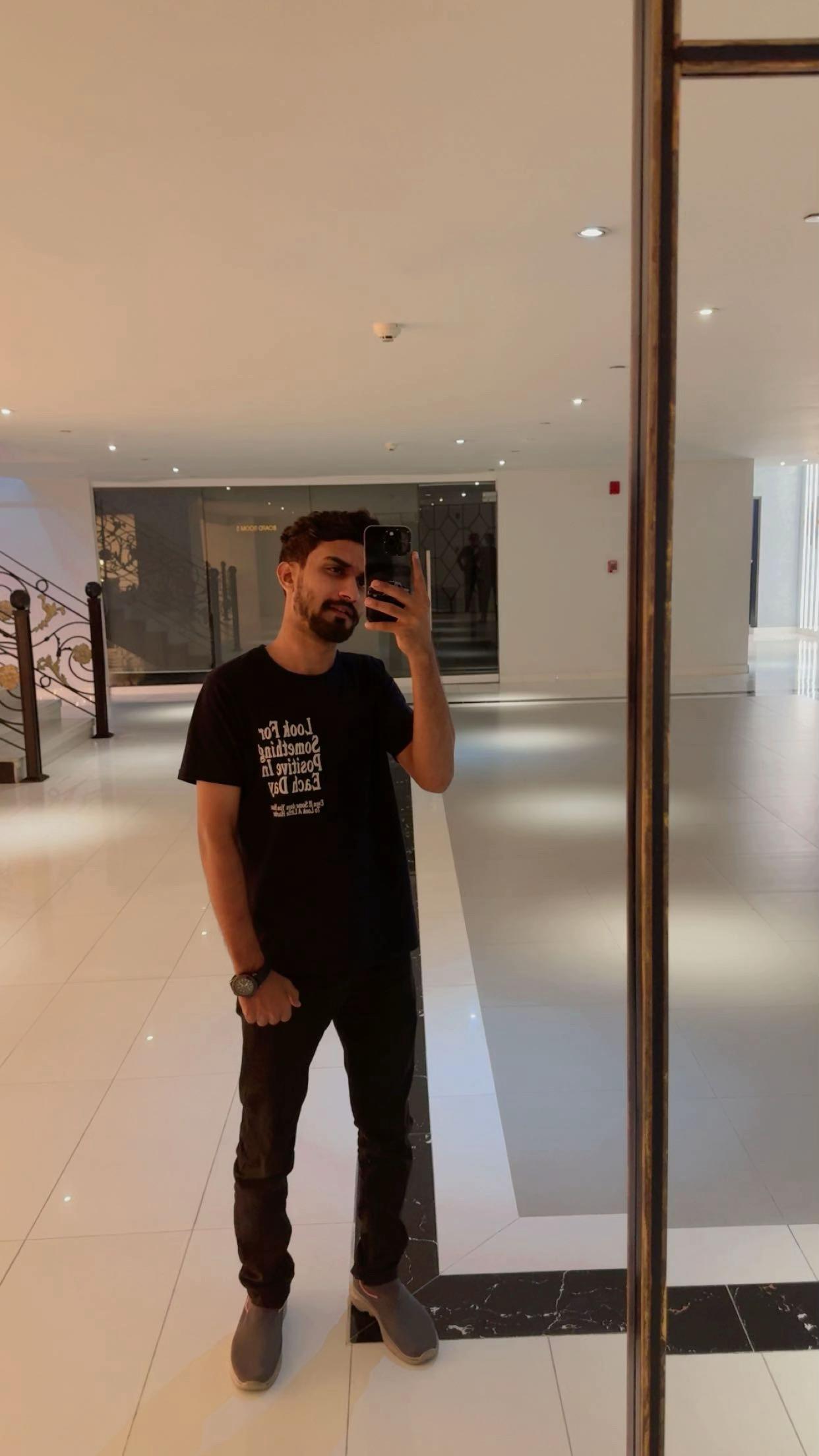 @عمر ارائیں 😎