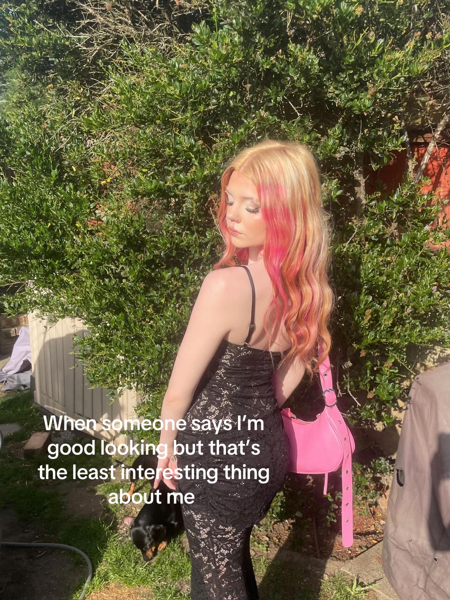 @_ellamary_