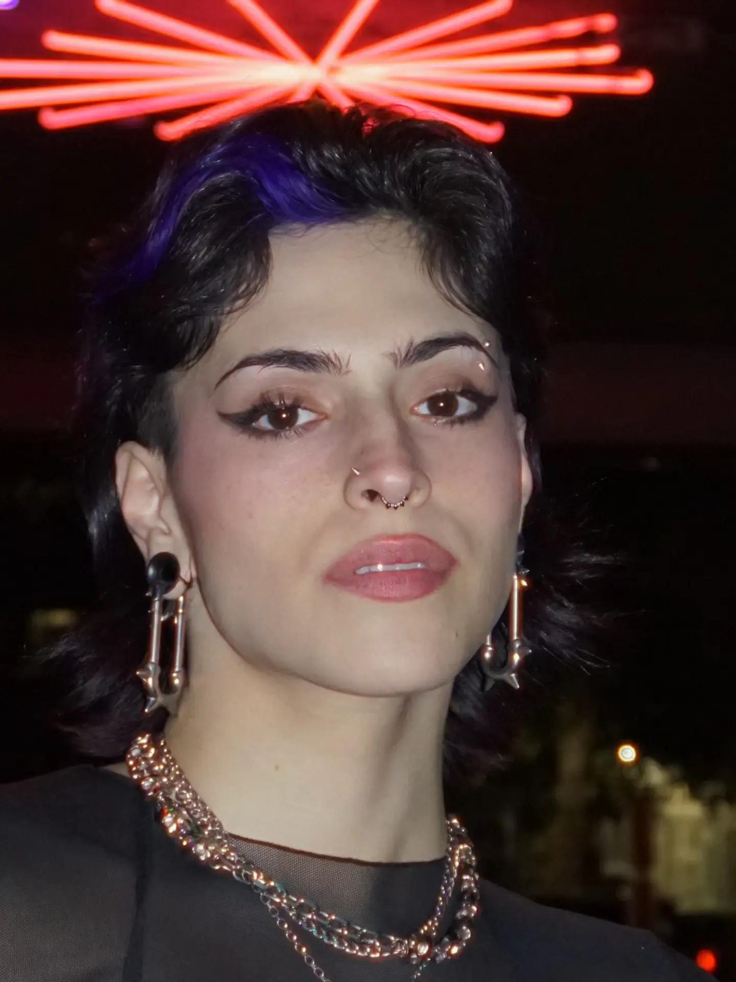 @Nikki