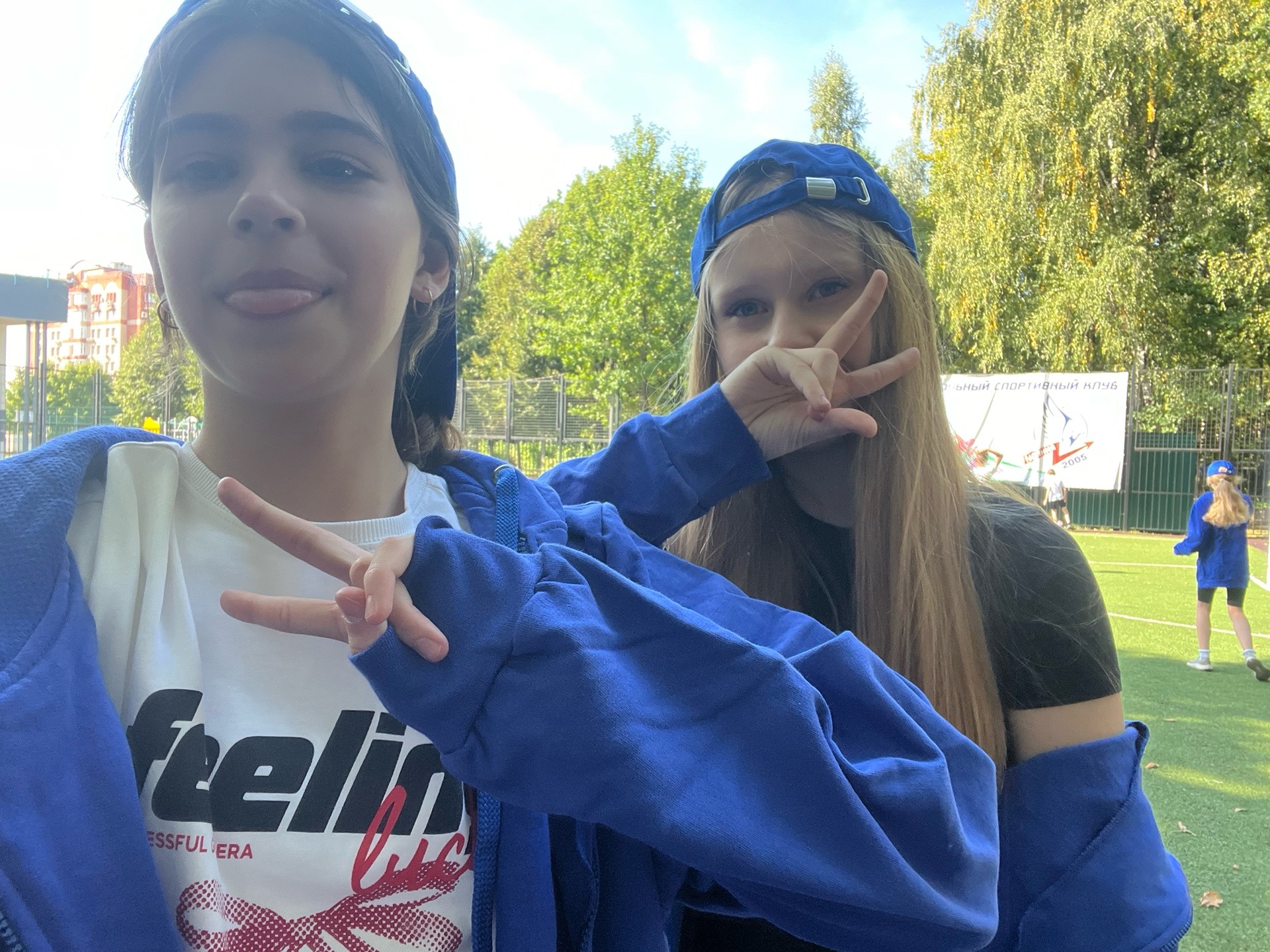@алиша🫰🏻