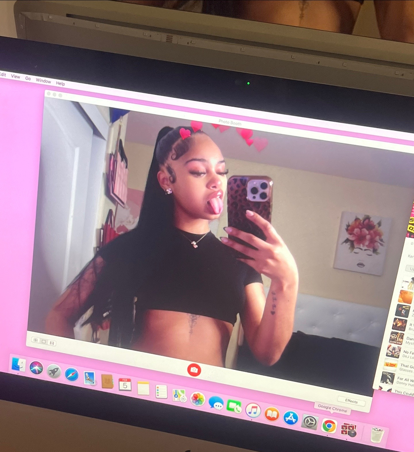 @Niki🧞♀️