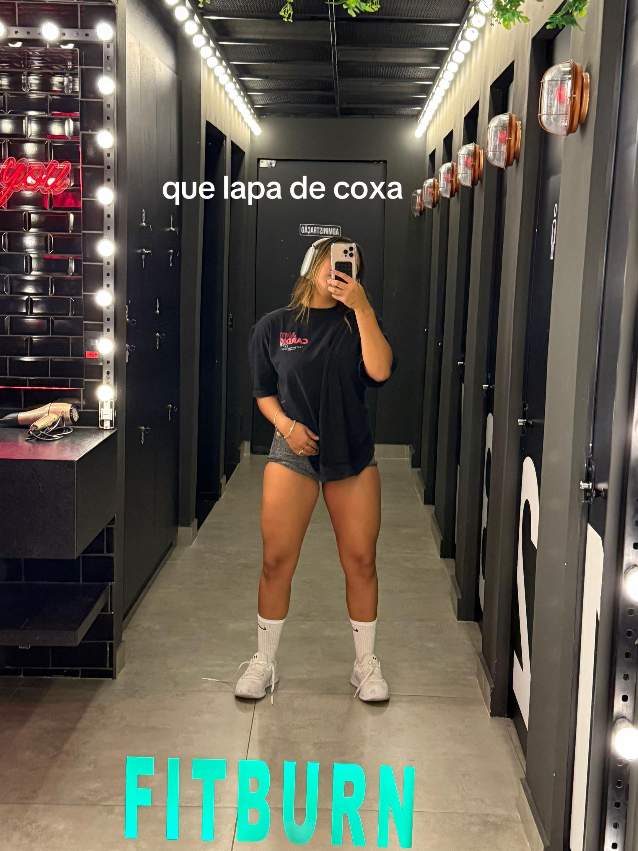 @bellaabrasill