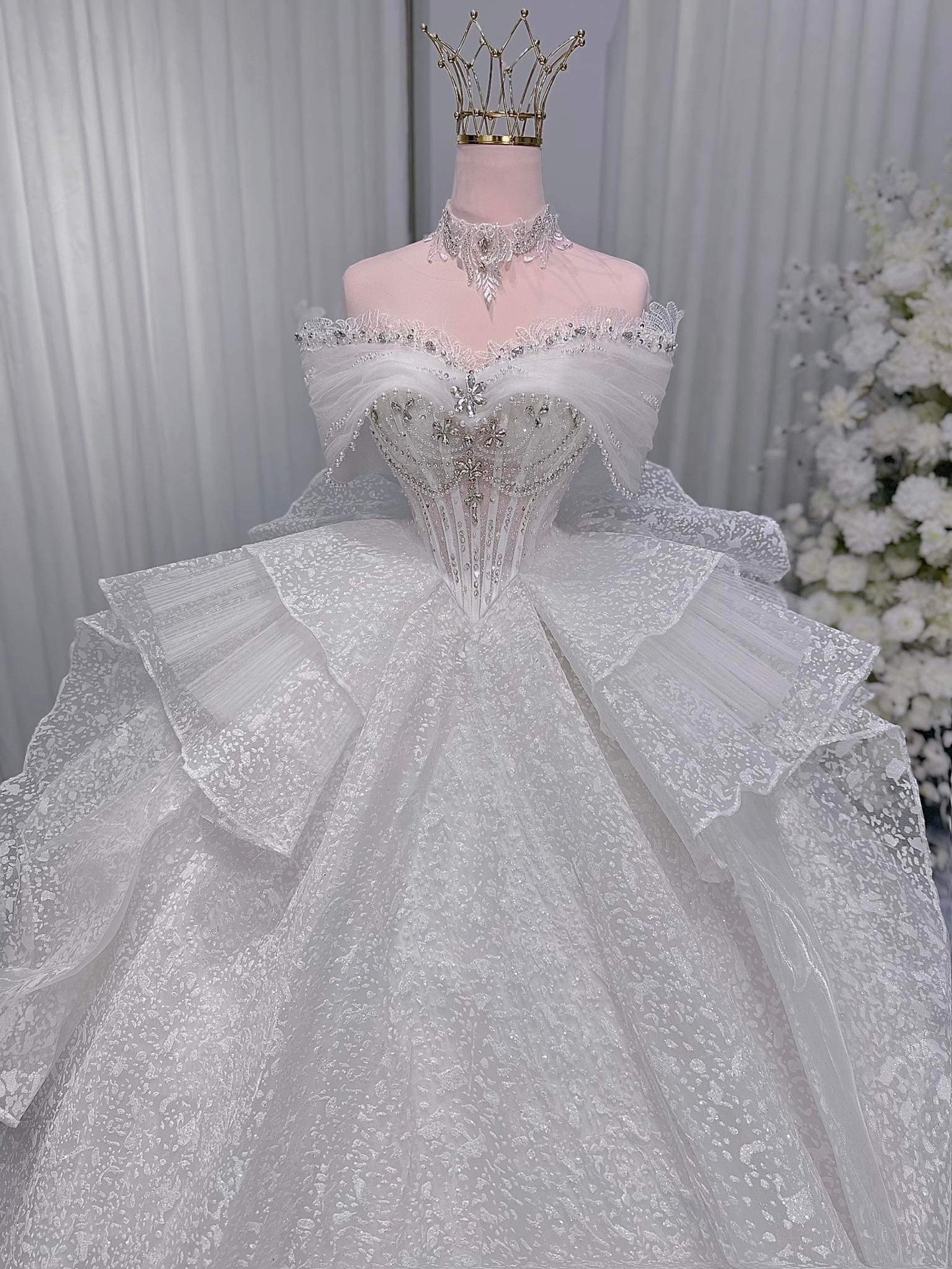 @S&acirc;m Nguyễn s&agrave;i g&ograve;n &aacute;o cưới