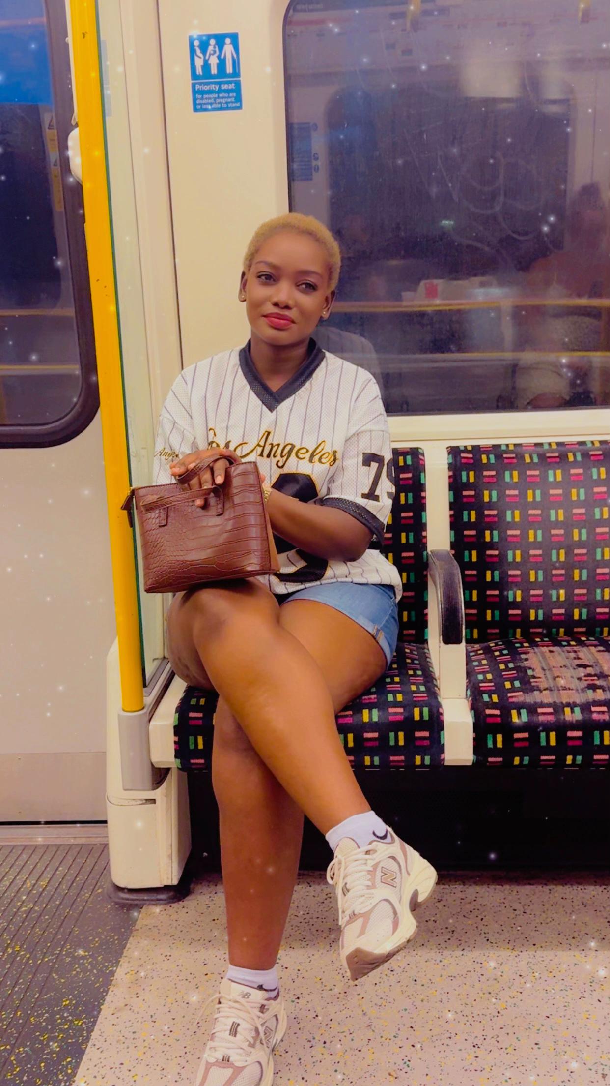 @Hairah 💙🦋🇺🇬🇬🇧