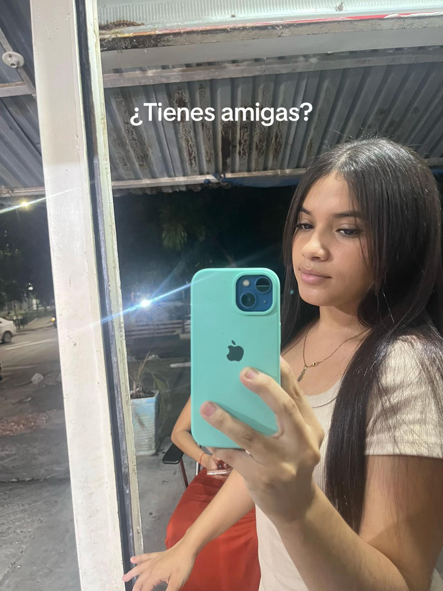 @loraineacosta