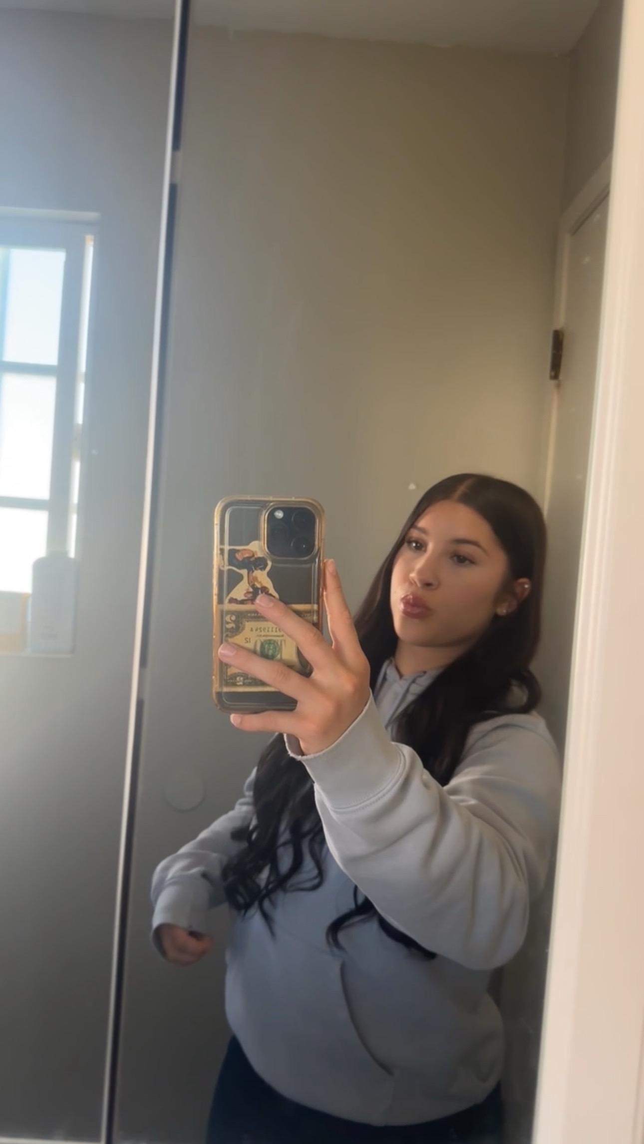 @𝓳ꨄ︎