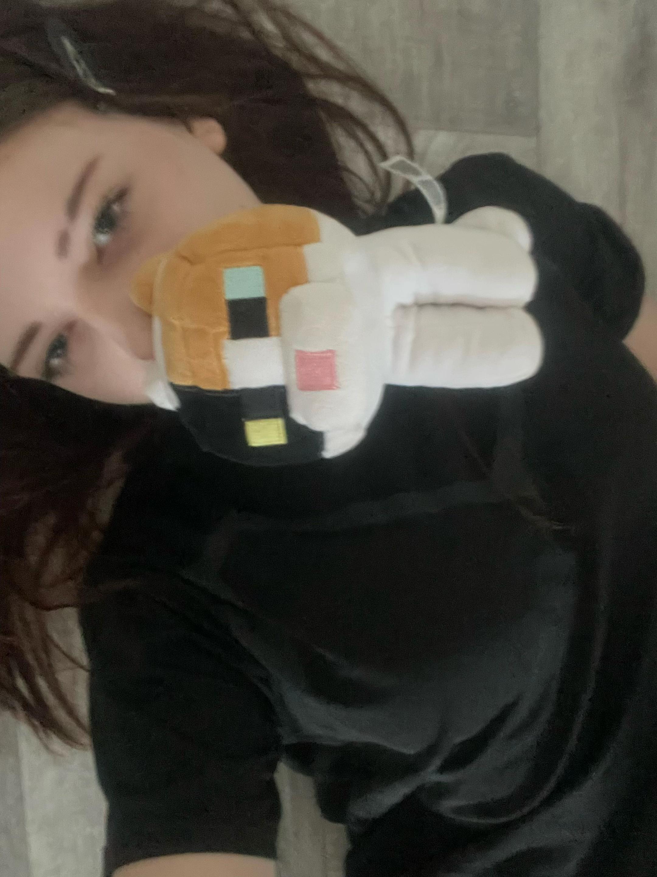 @:<