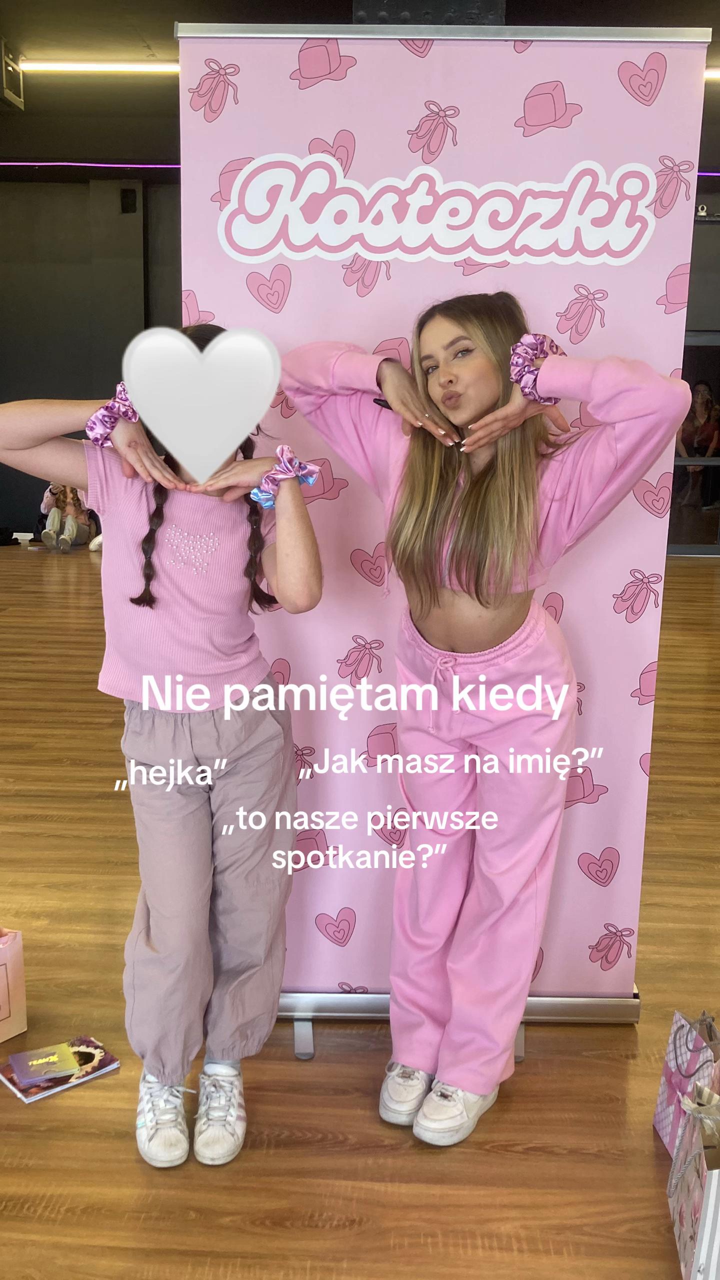 @𝓱𝓮𝓵𝓵𝓸 𝓴𝓲𝓽𝓽𝔂🌊