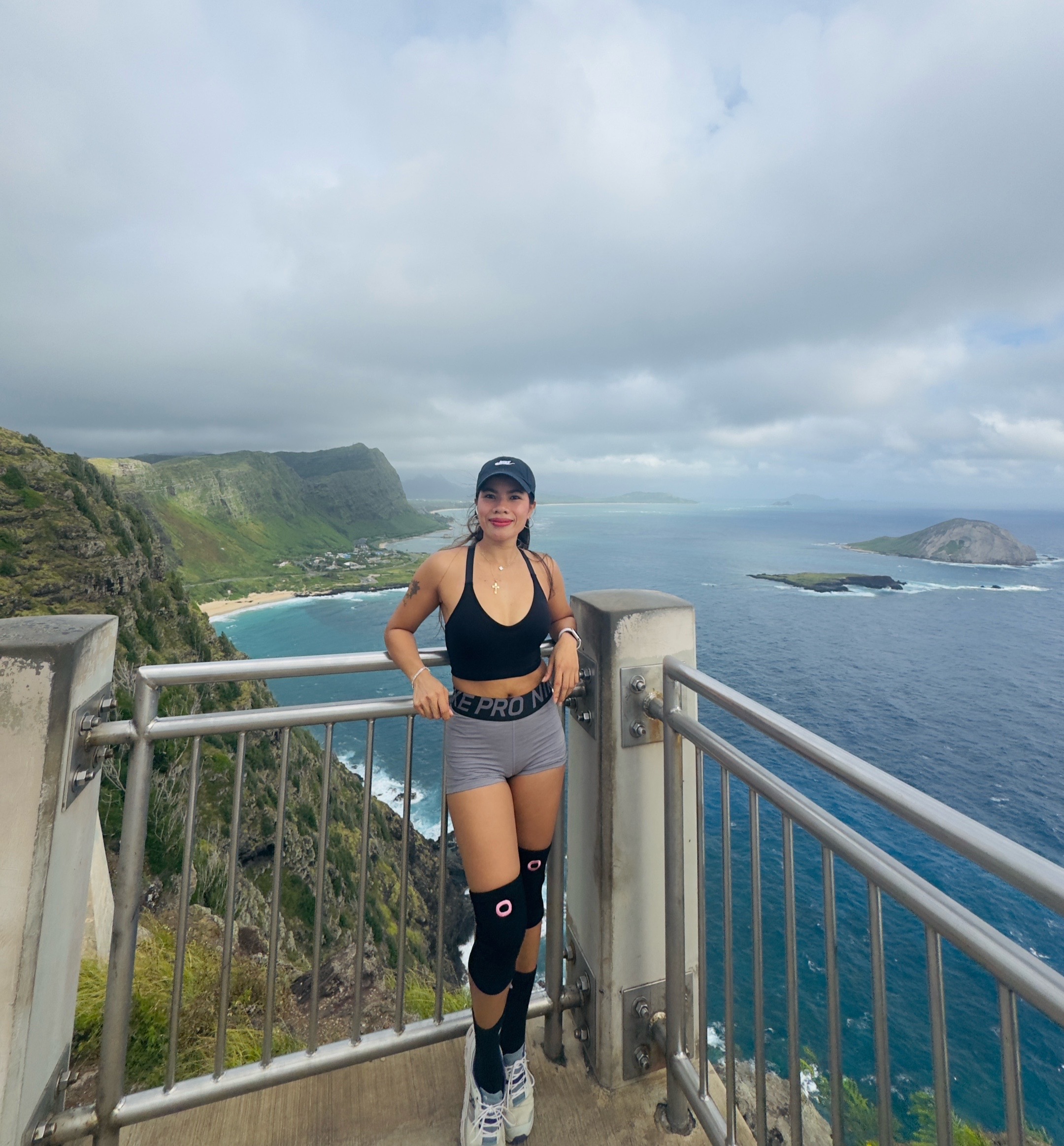 @sillygin_28 in hawaii 🇺🇸