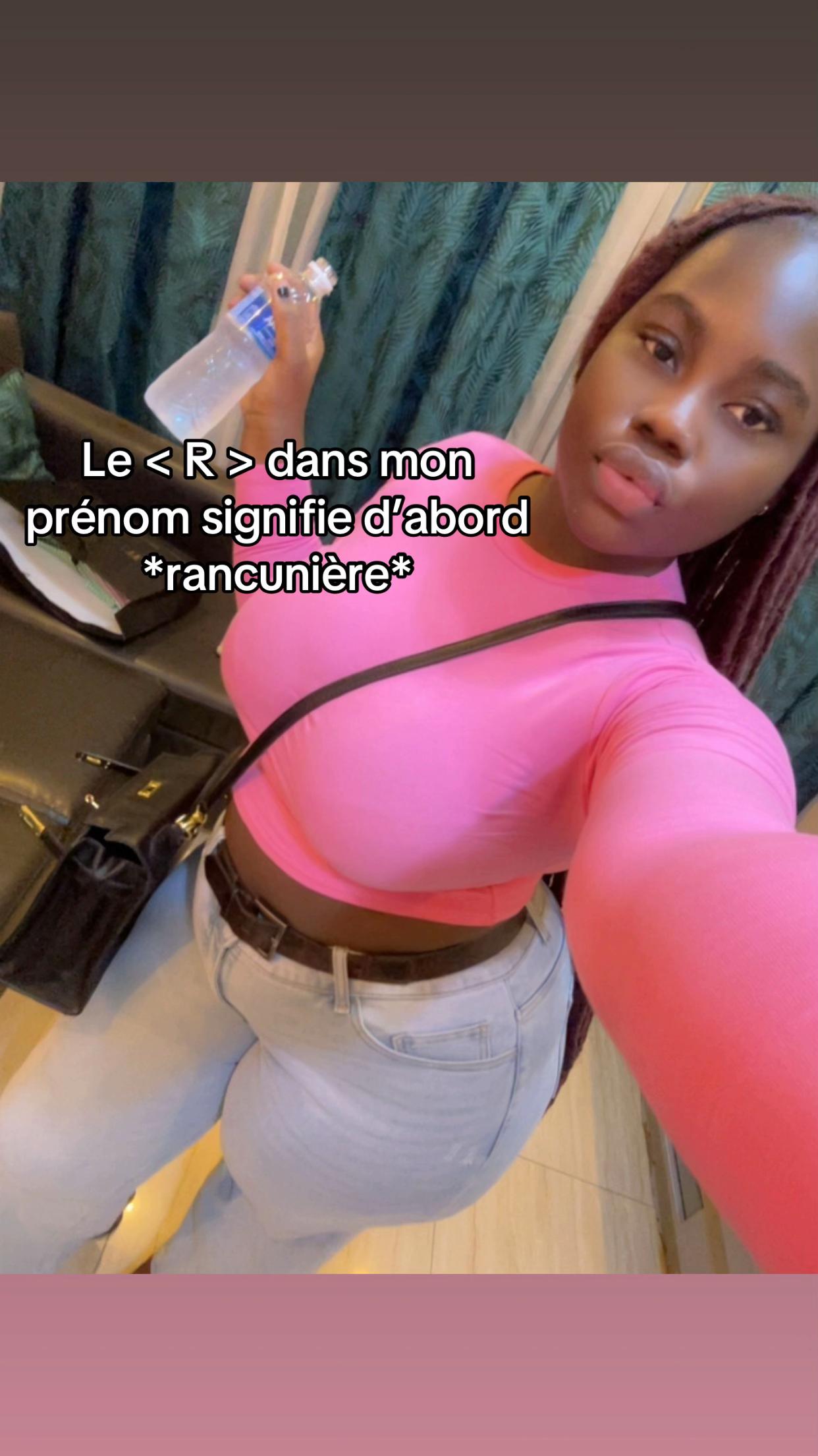 @APOUTSHOU🤍