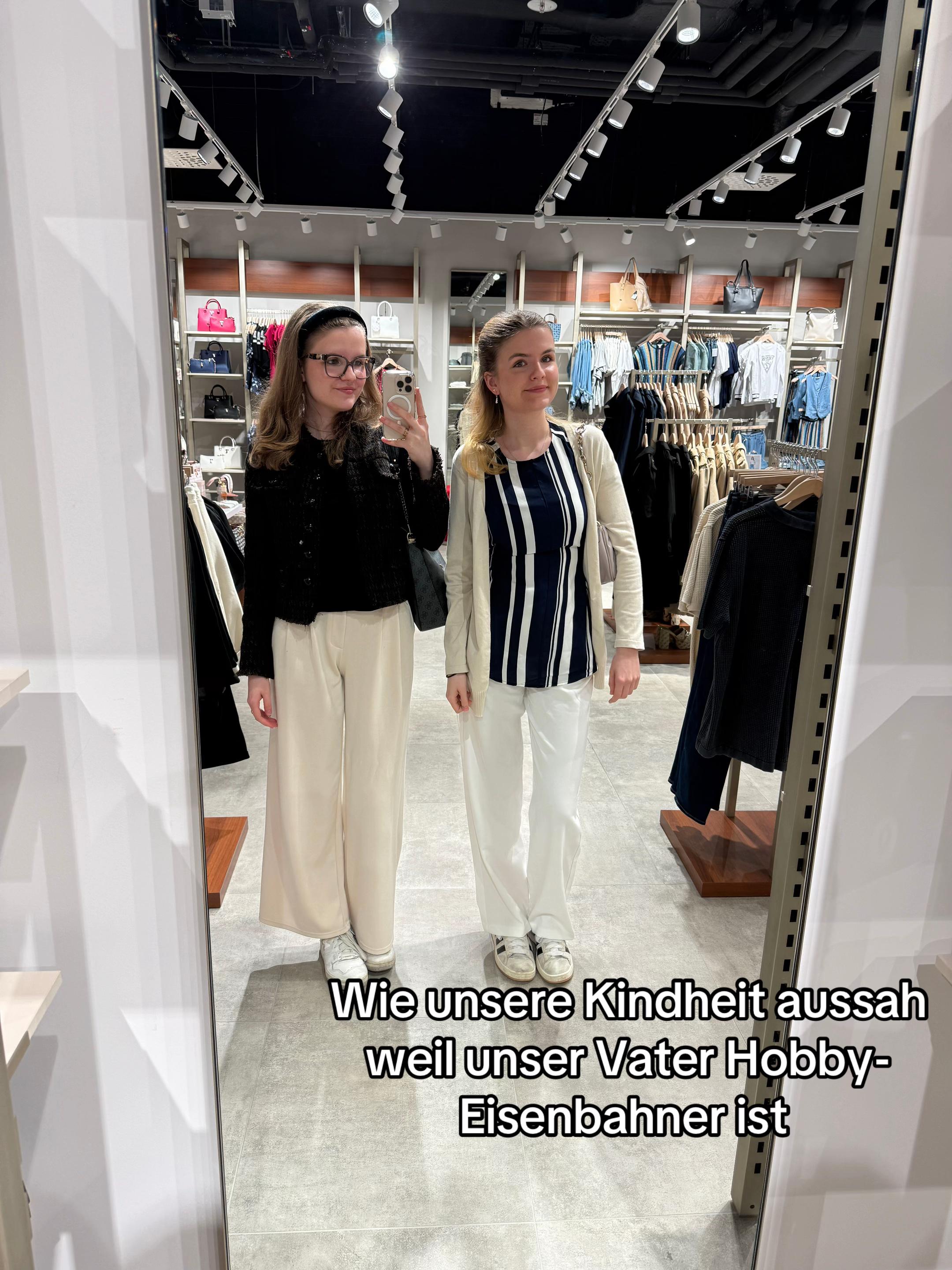 @Marie & Sophie