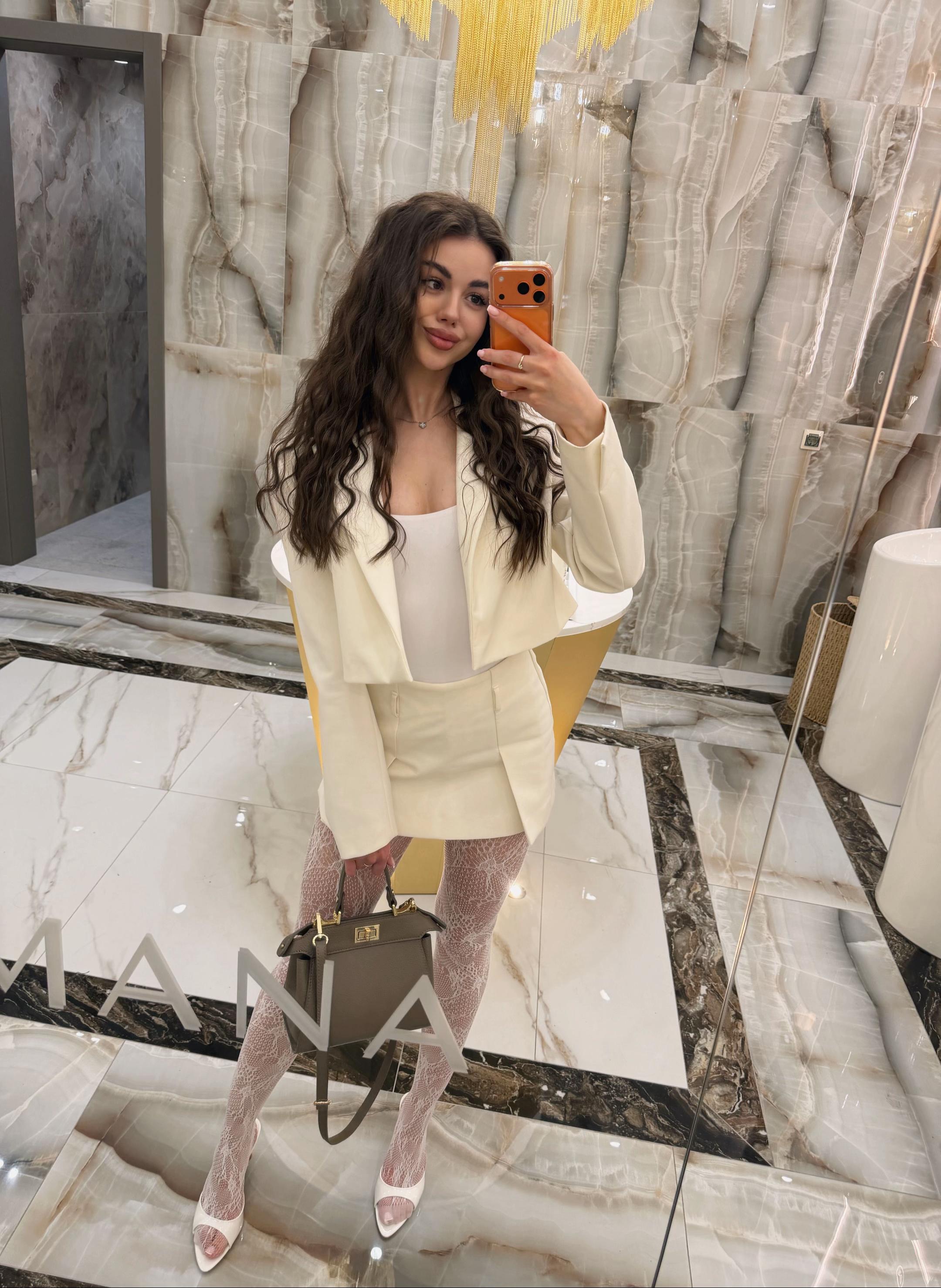 @_aleksandrasevich_