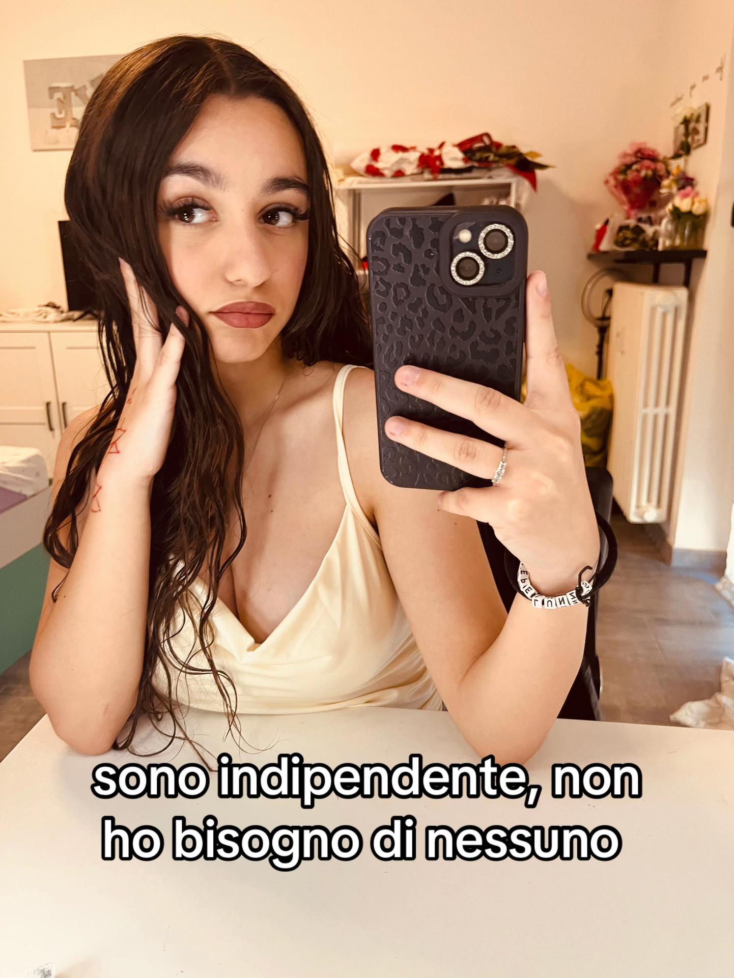 @𝒮𝑜𝒻𝒾𝒶💋