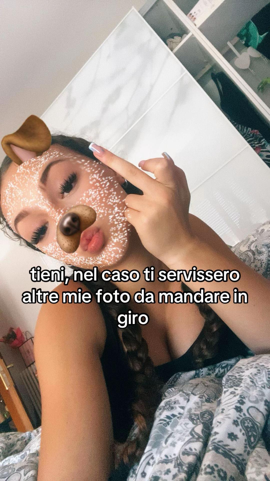 @𖣂
