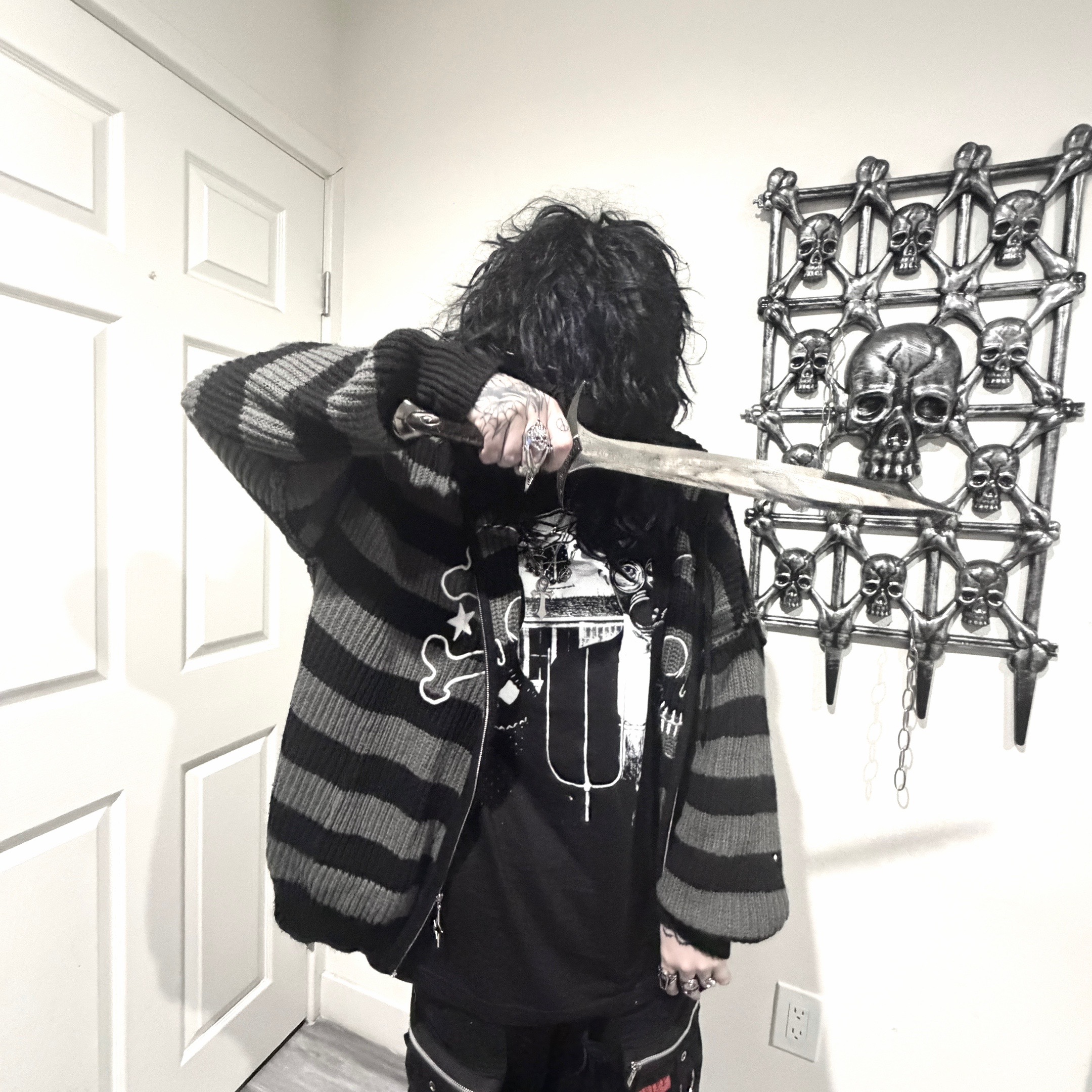 @safeintheirskinn