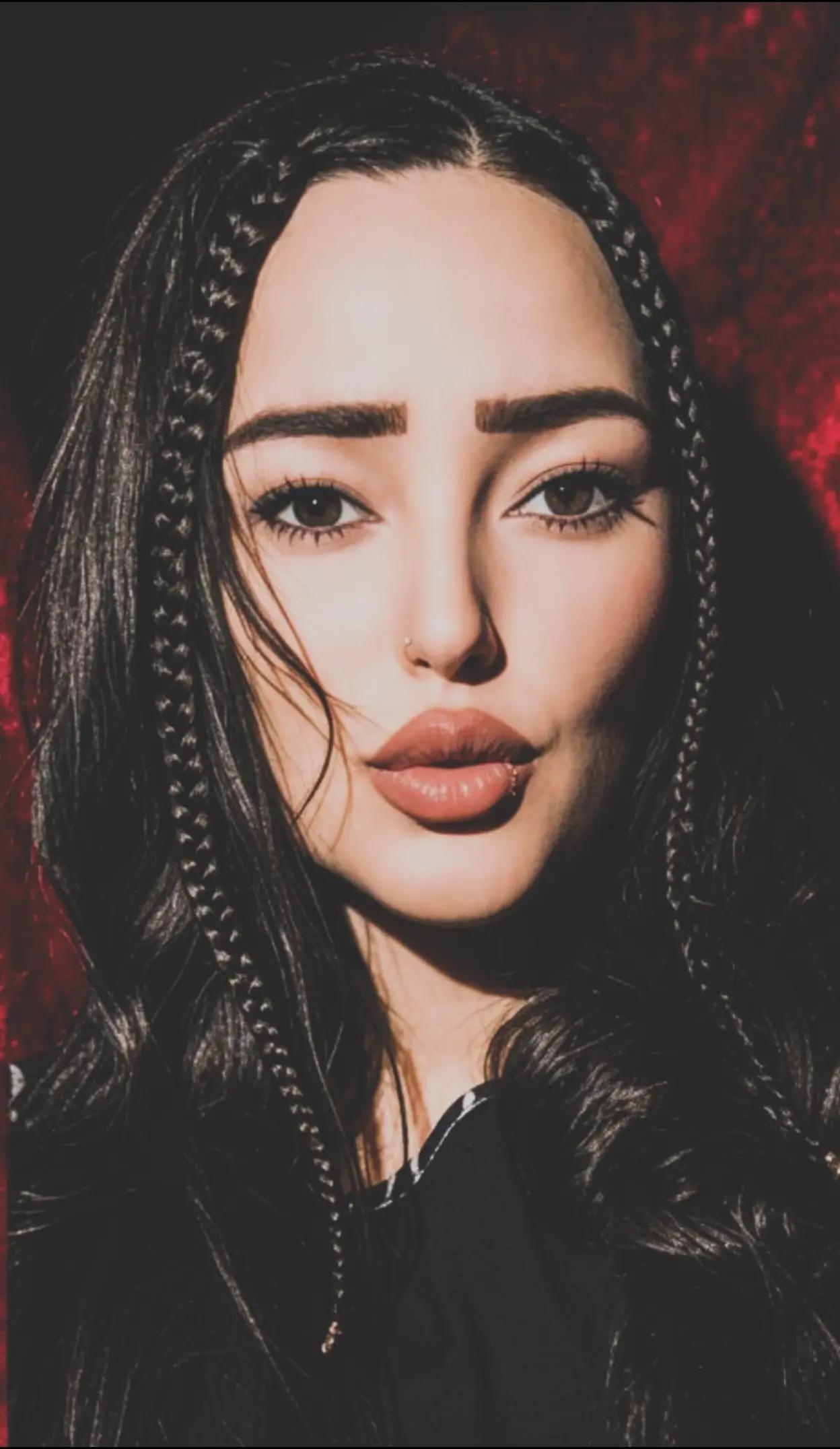 @🖤⃝♡°εļɑ°👑𝗠👑🖤⃝♡