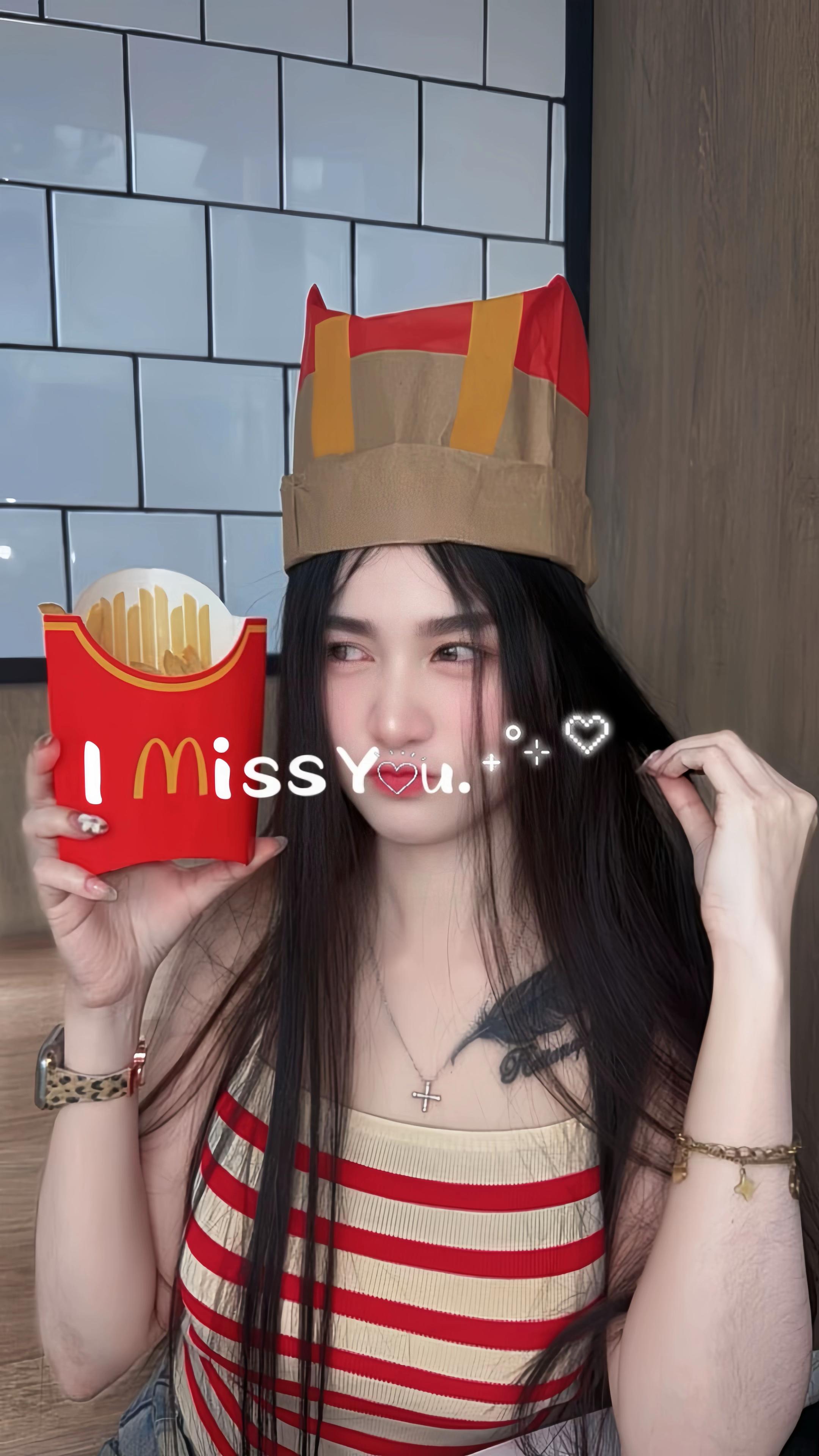@P ɪ ᴍ M ʏ ♡︎ 🏳️🌈🎧🍒