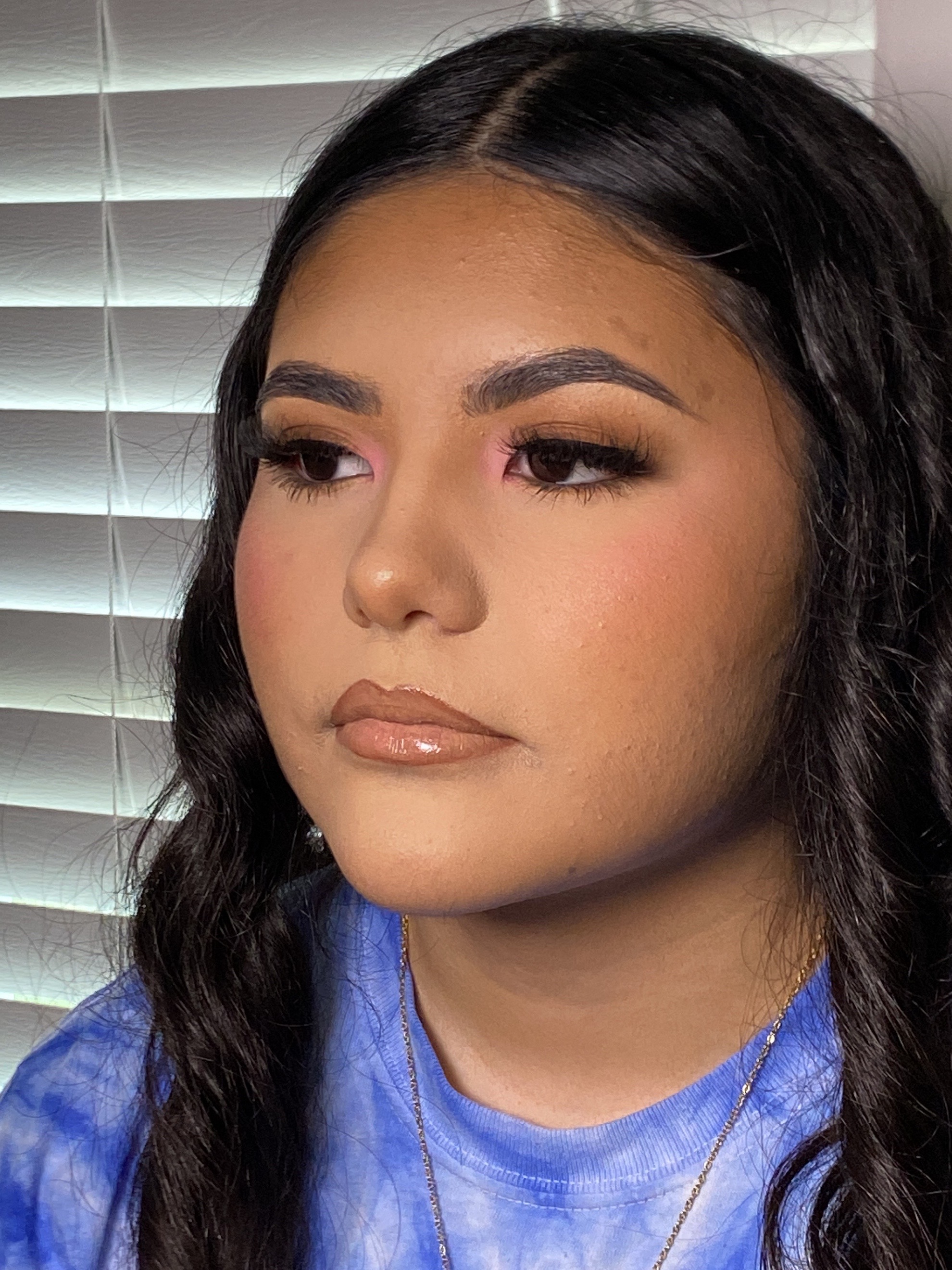 @leslie | beginner MUA
