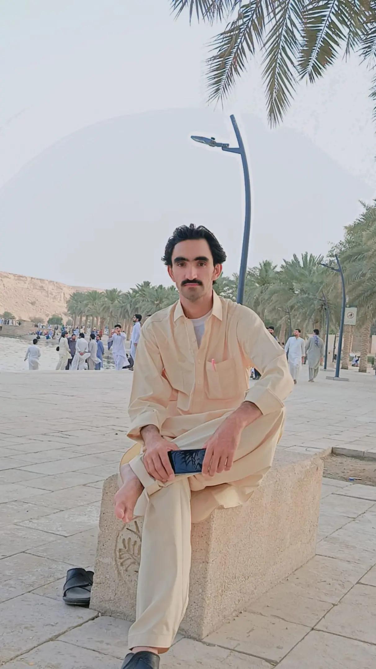 @NuMaN kHaN tArEeN
