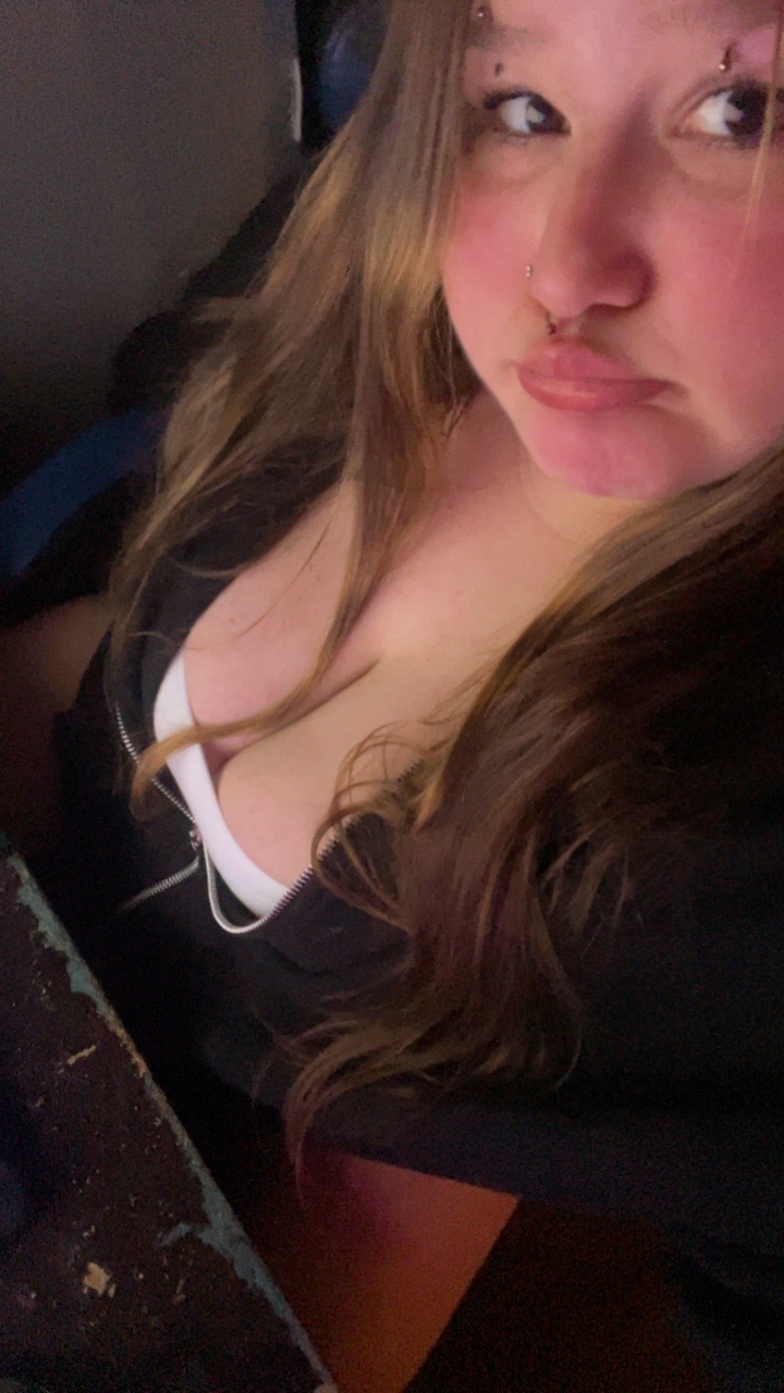 @yourlocalweird_madie01