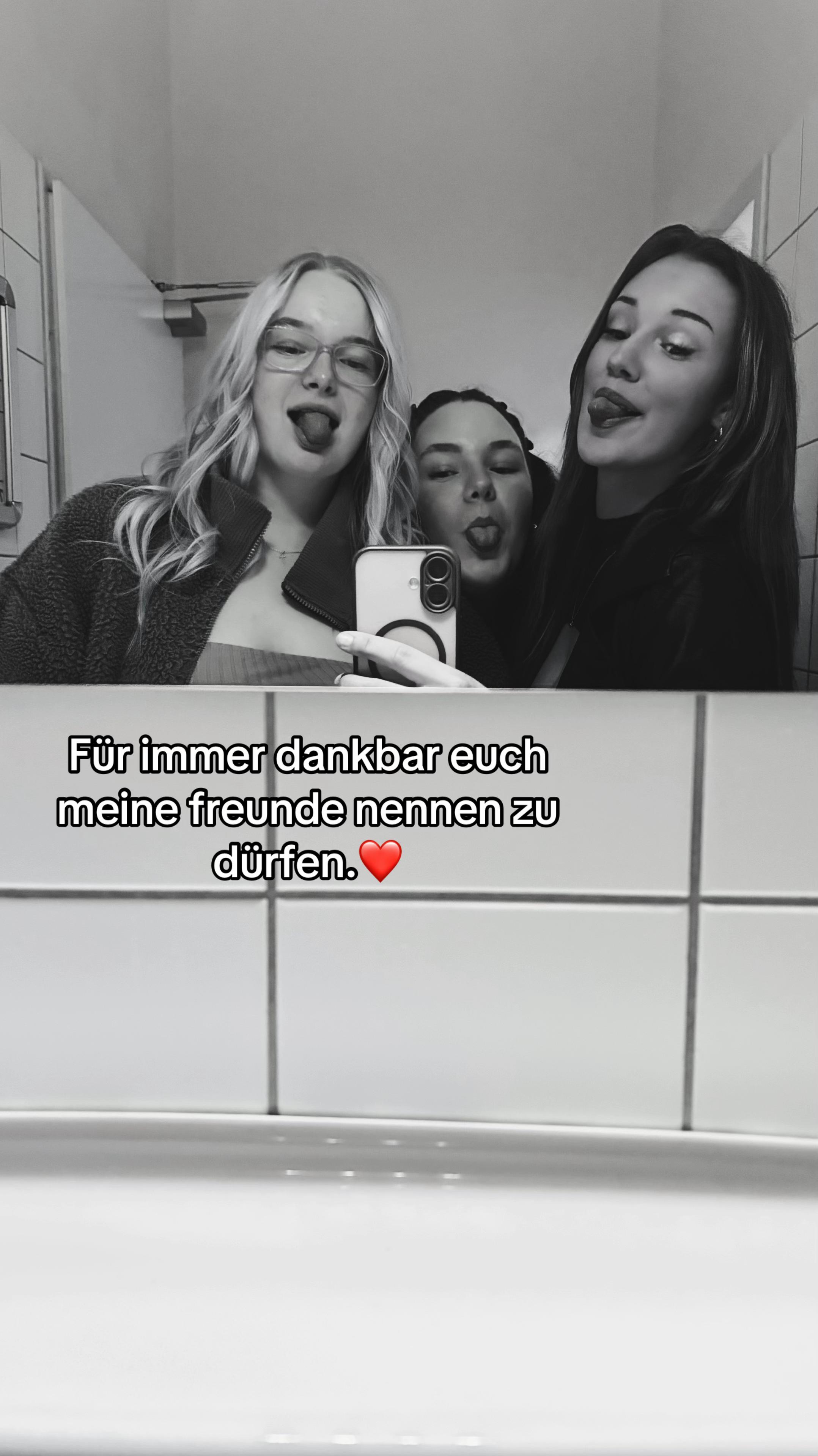 @𝓒𝓮𝓵𝓲𝓷𝓪🐦&zwj;🔥