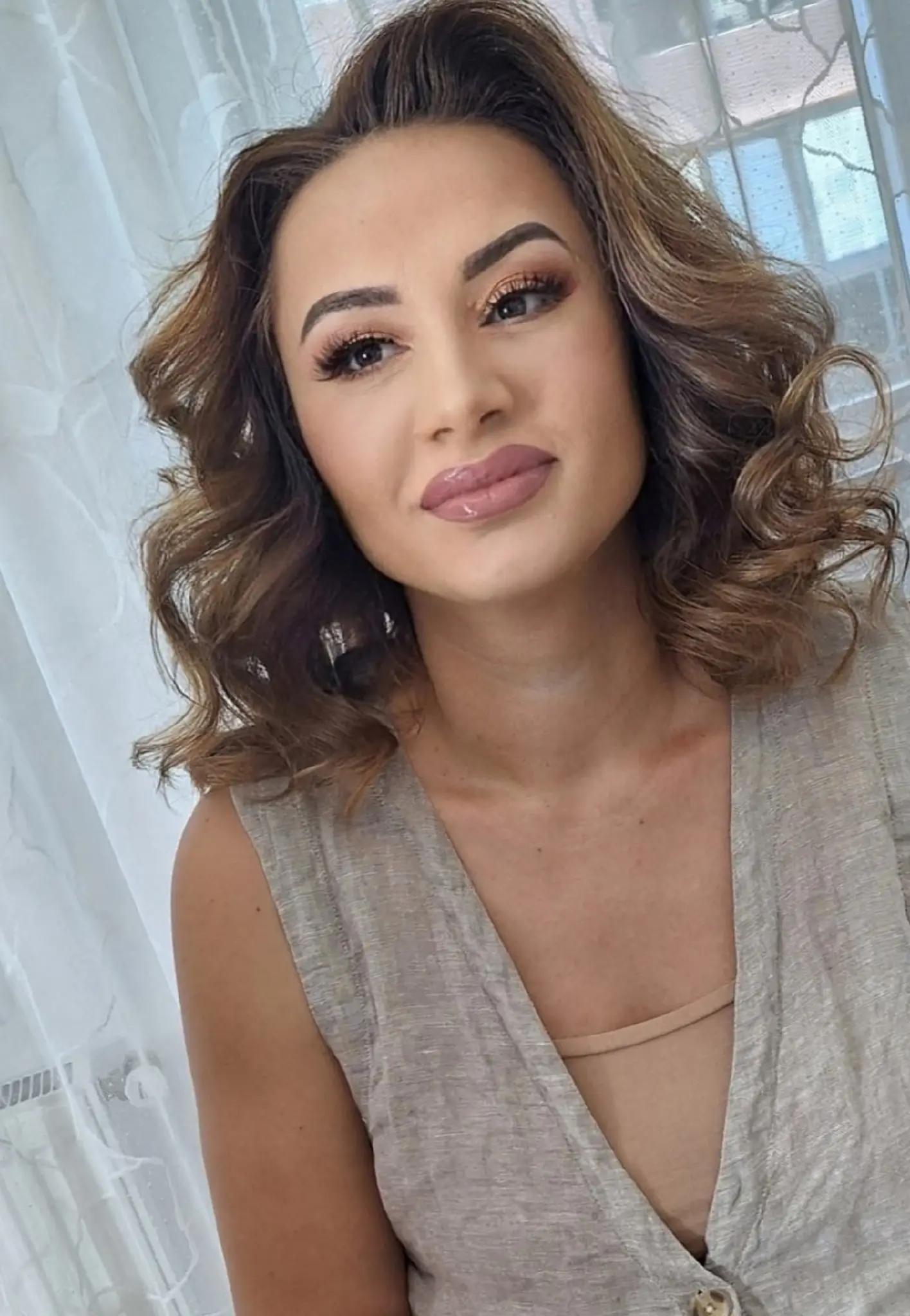 @Make up Elena