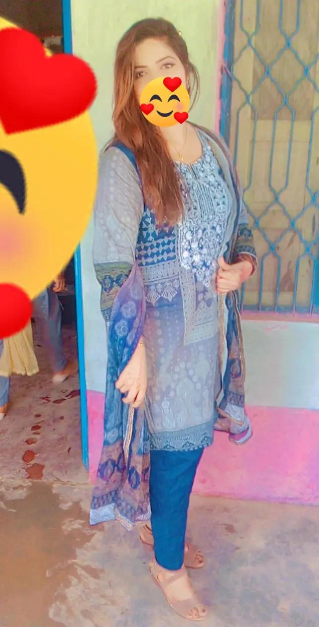 @Roshani_روشنی ✨