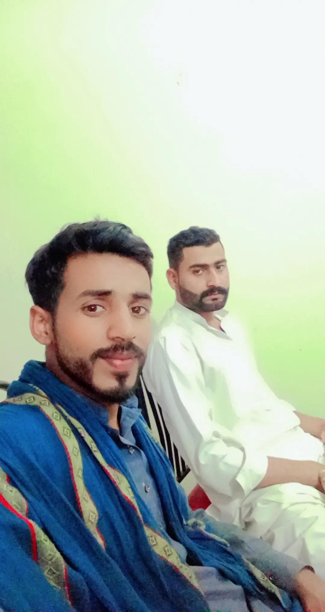 @Naveed janii 😘😎