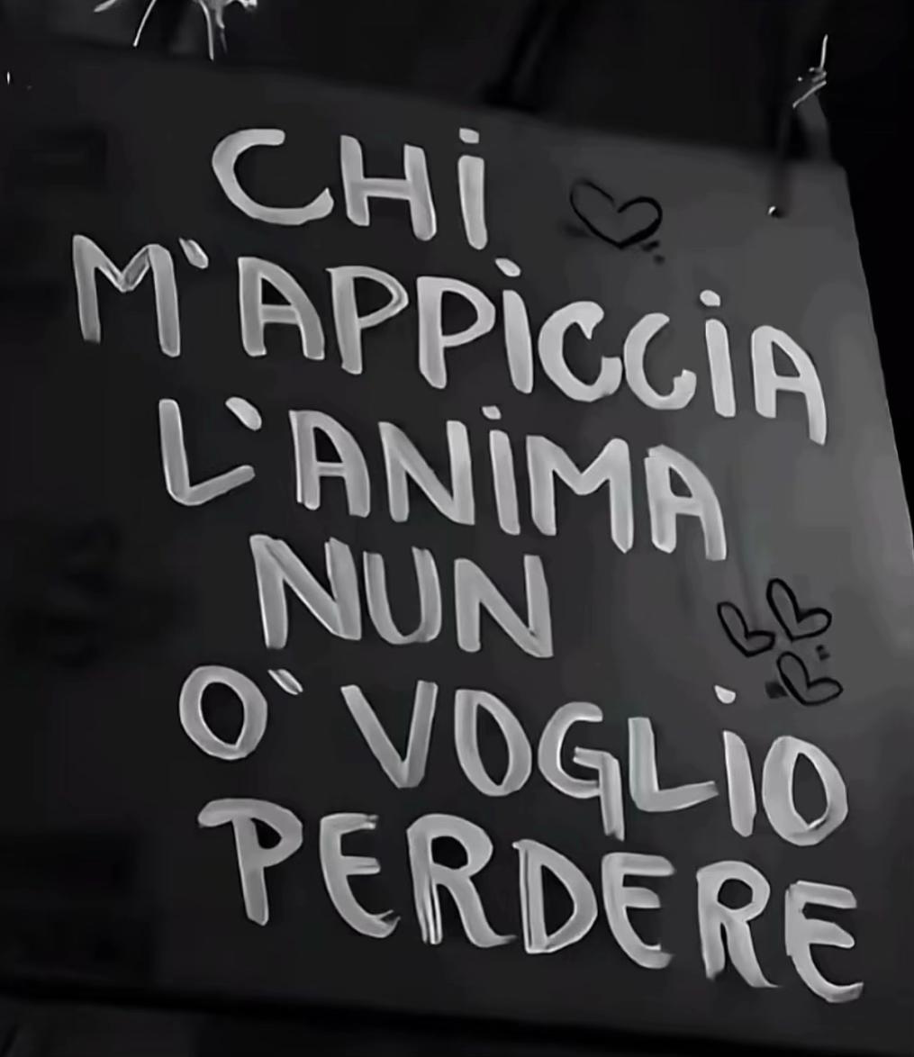 @𝒱