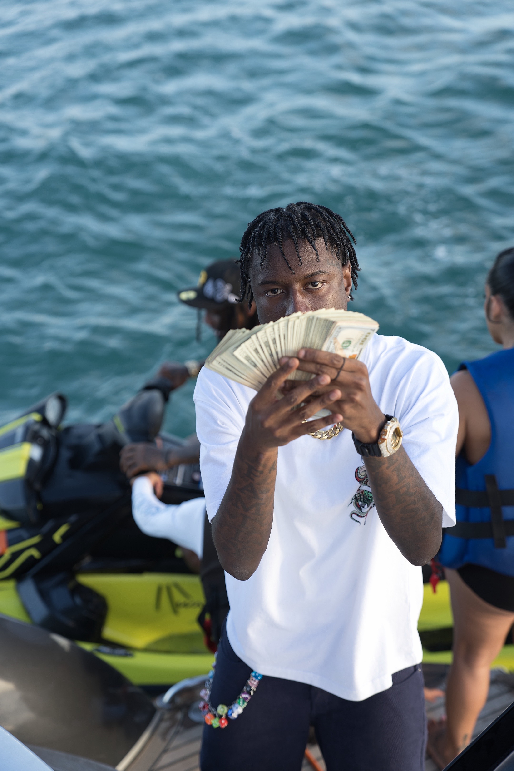 @KG 👨🏾&zwj;🦯⁉️