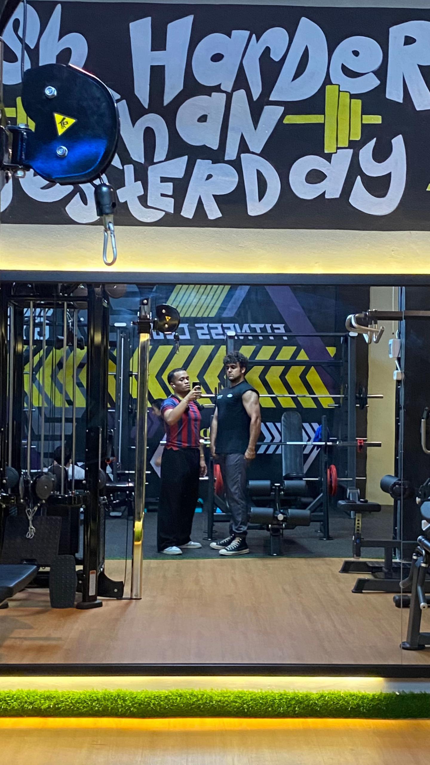 @strong men addict