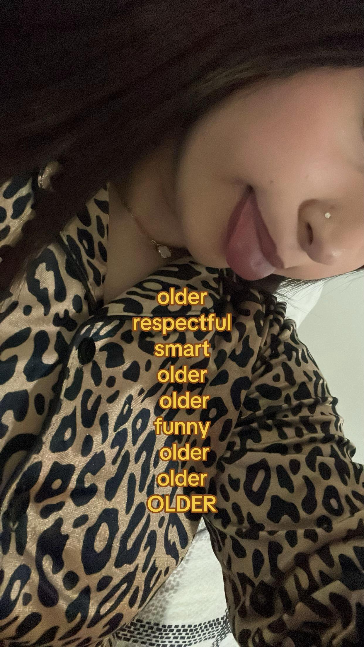 @👻👻