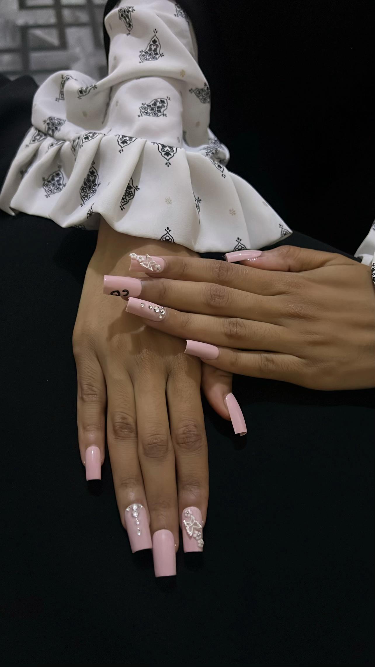 @B E L L A NAILS✨