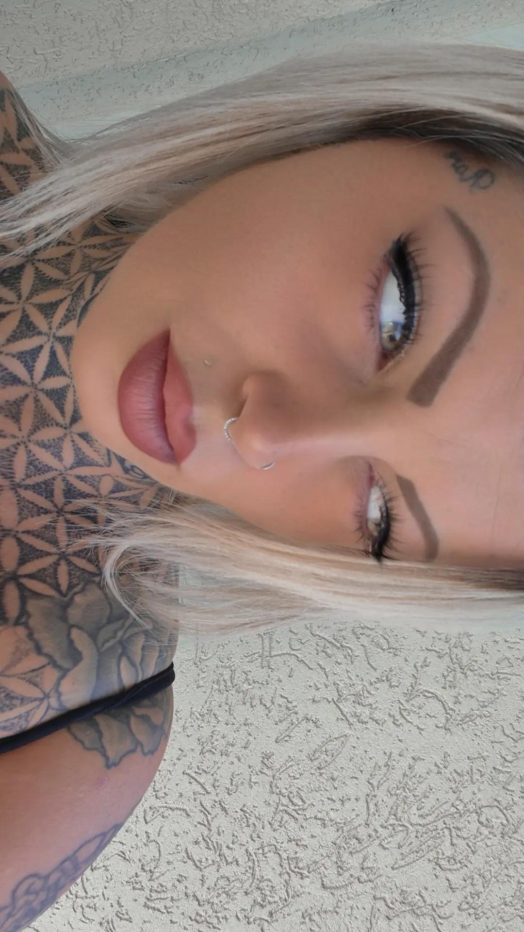 @ᗷᗩᖇᗷIᕮ 👑