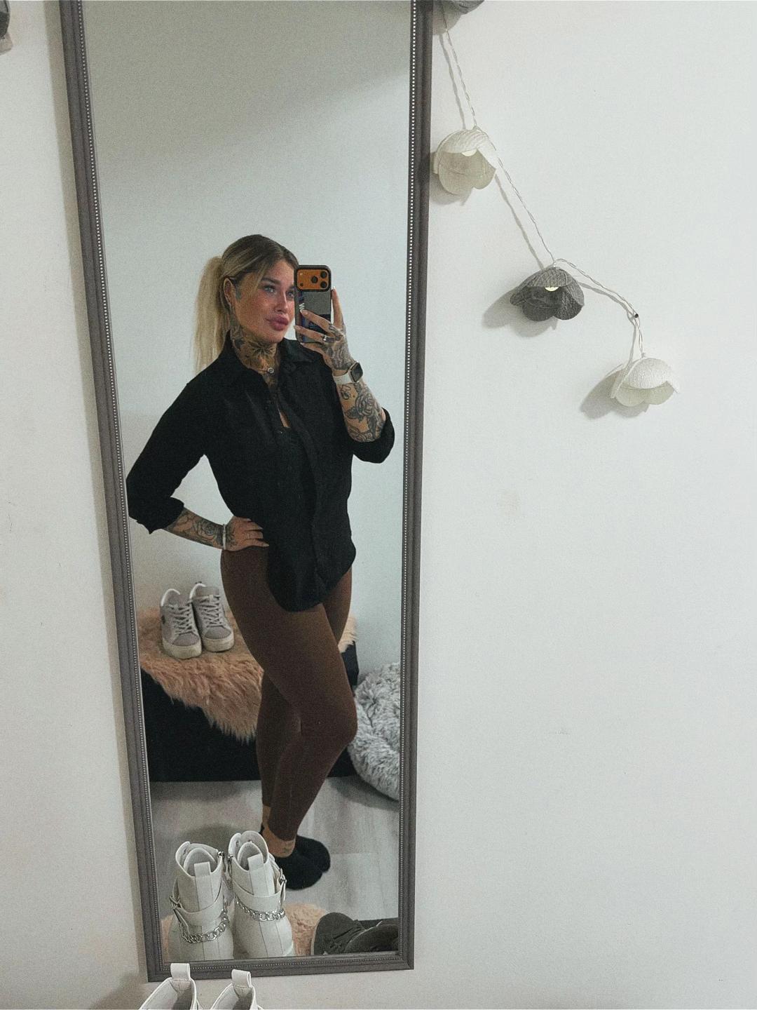 @Lealein24