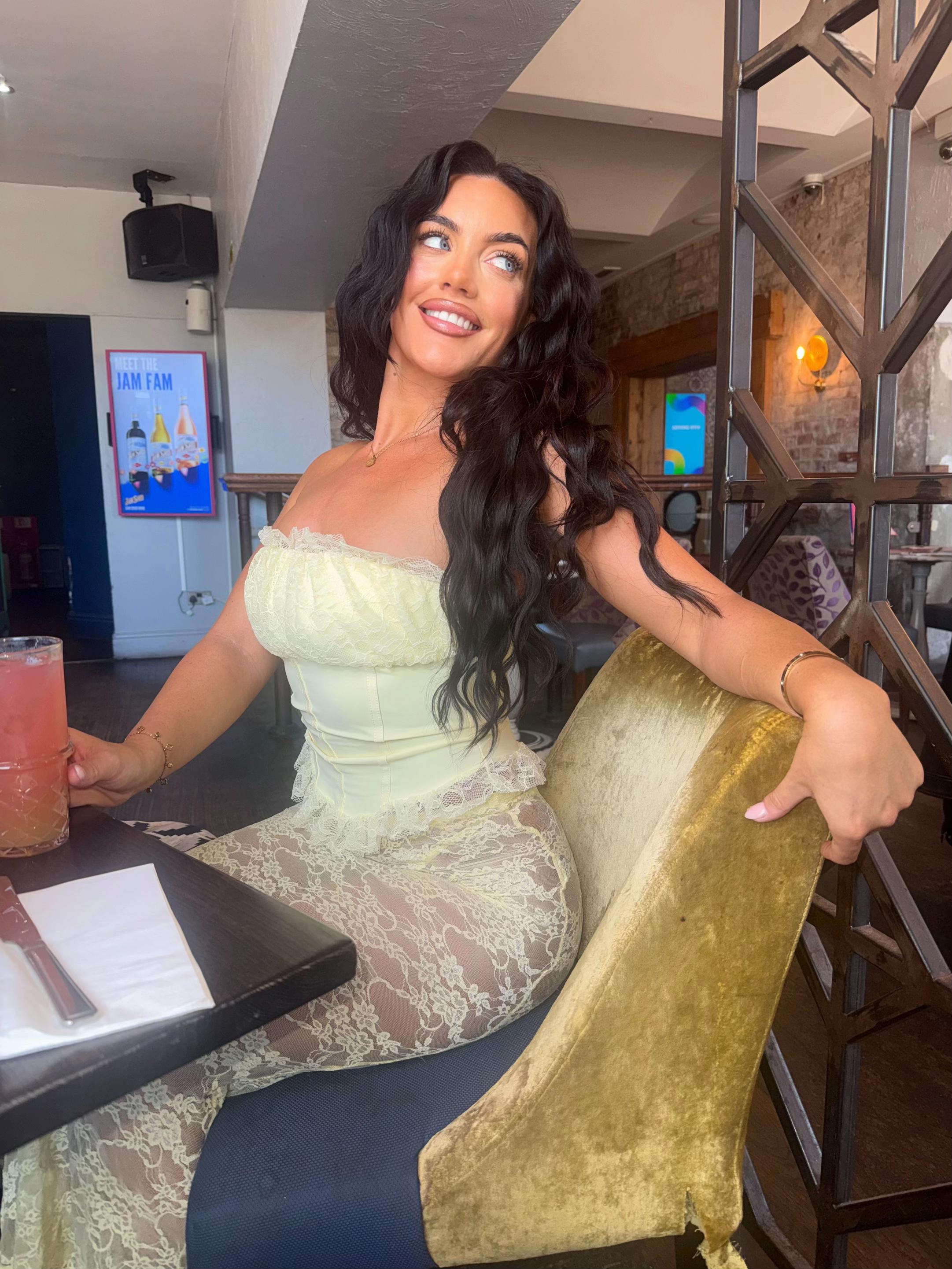 @ChloescnX