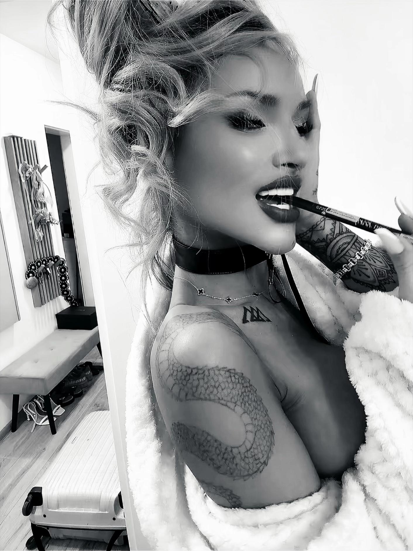 @Mmmikisha