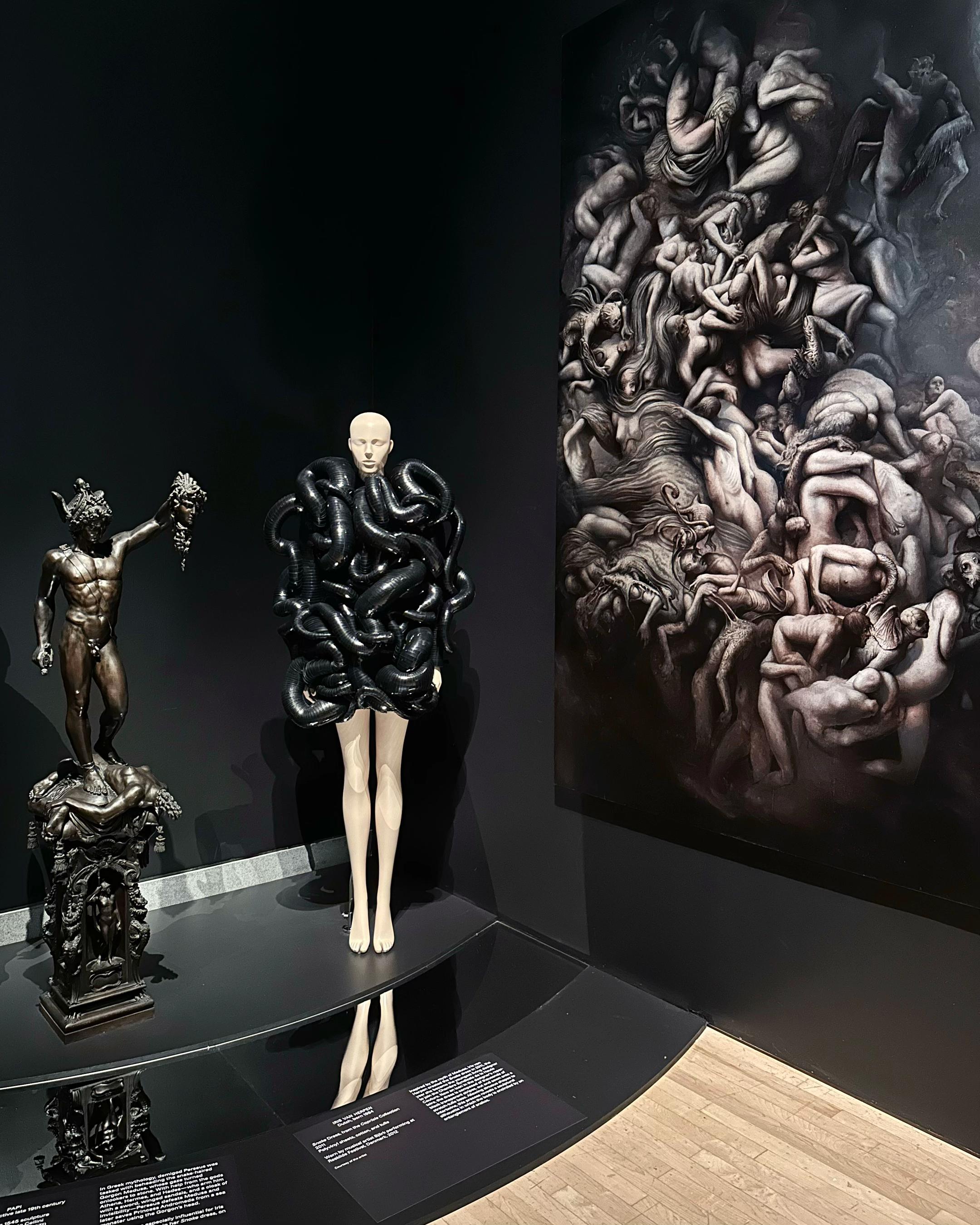 @Iris van Herpen Official