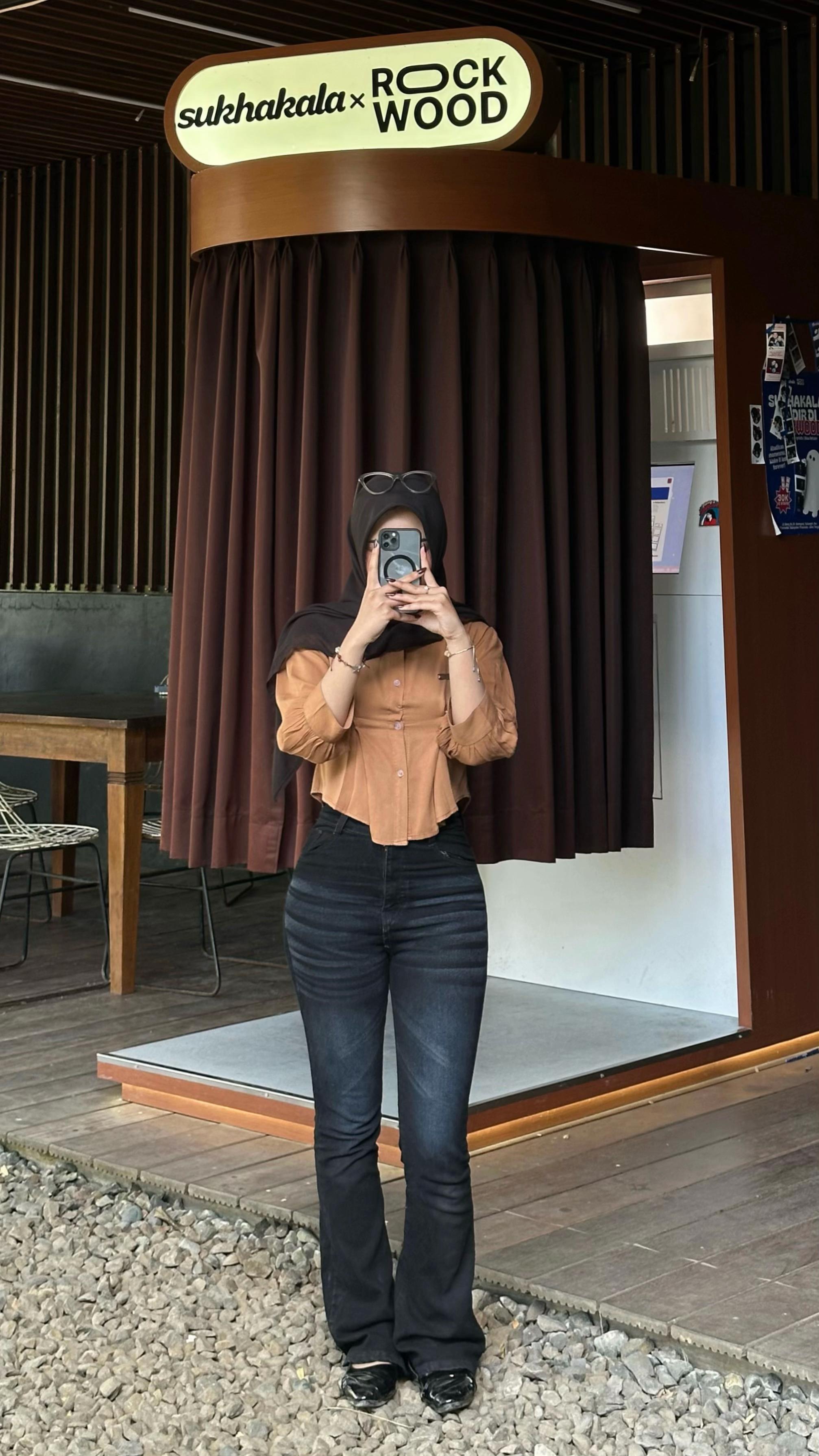 @auniaaaa