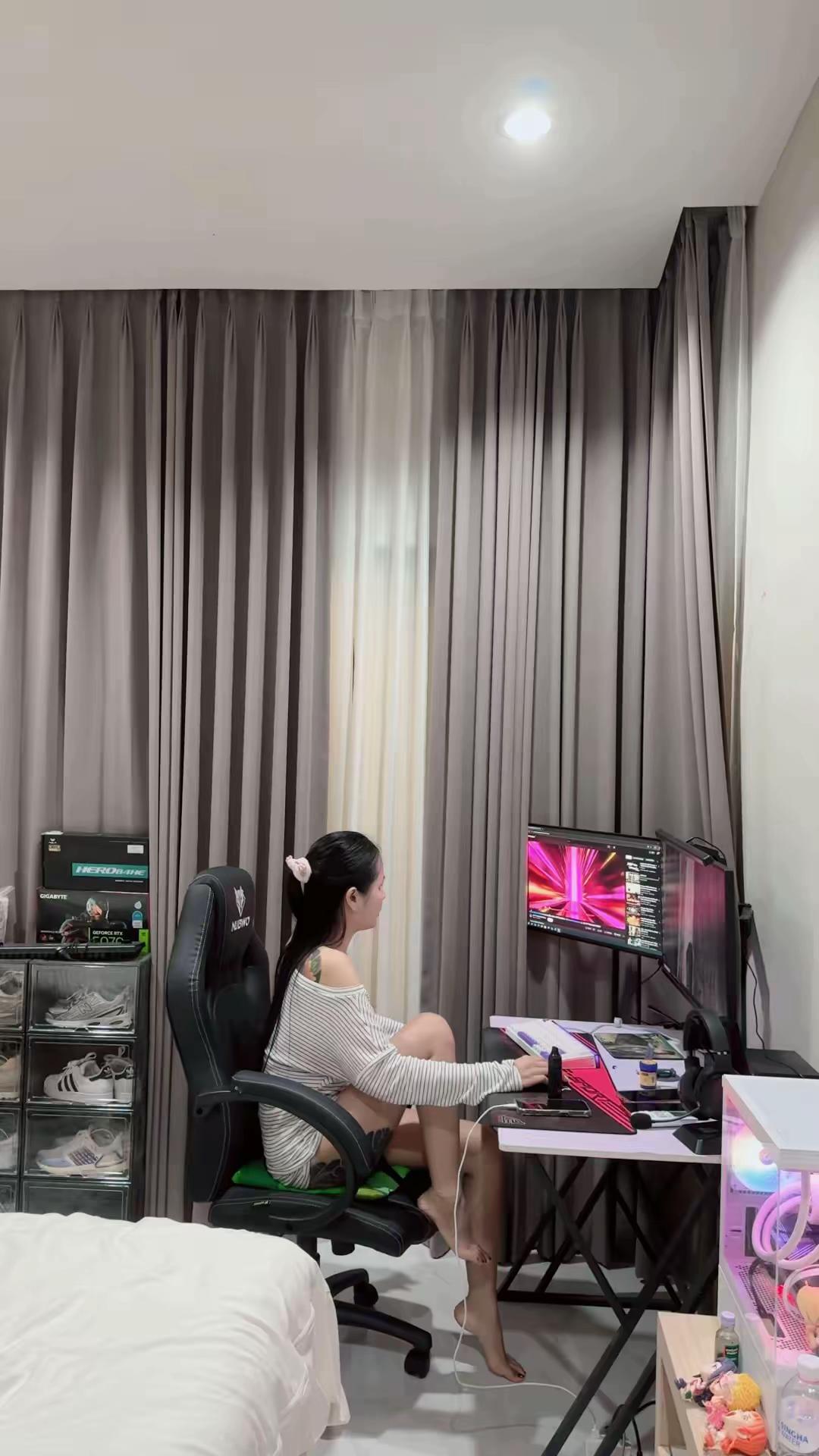 @จุ๊บ' จิ๊บ.