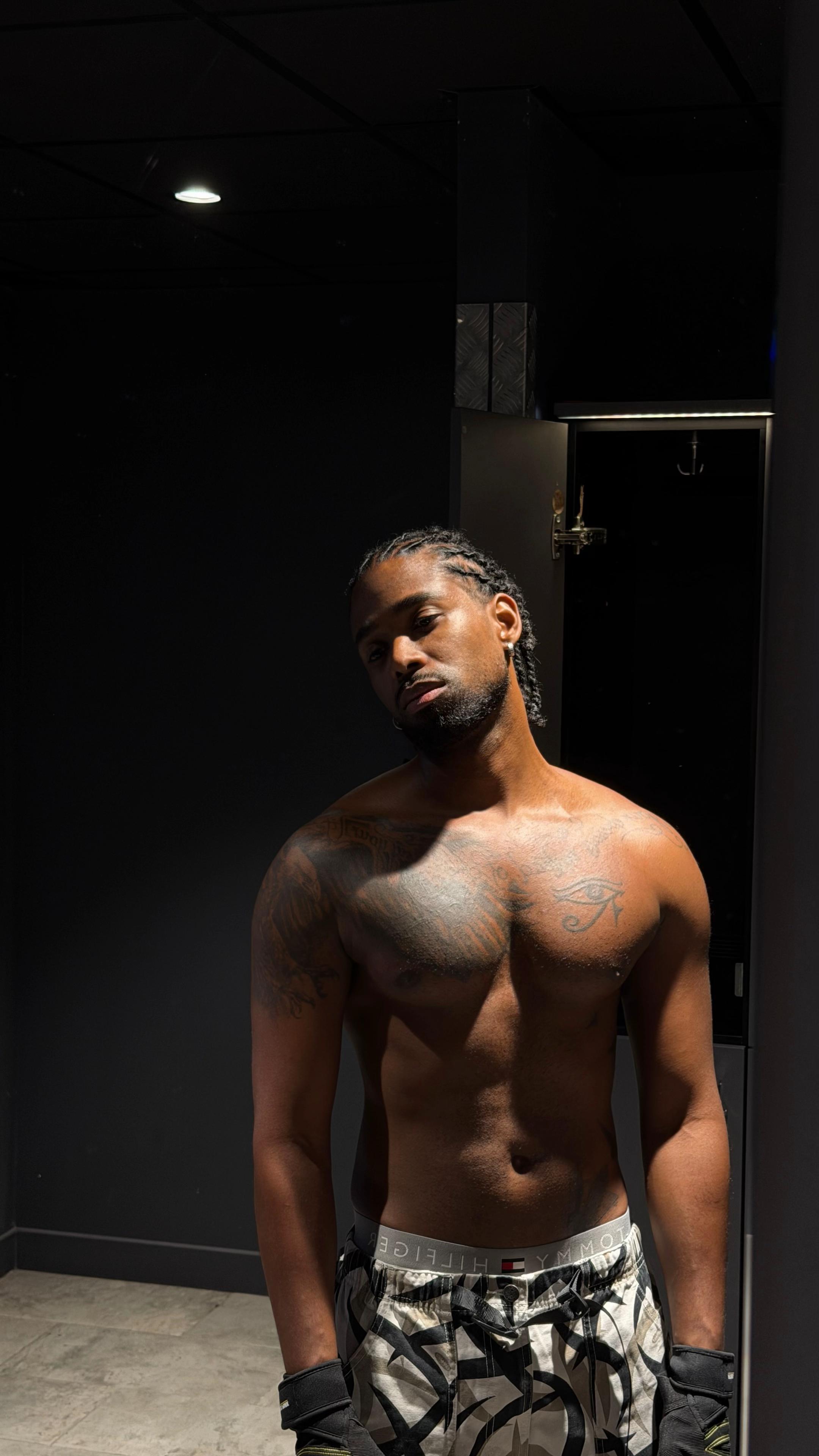 @Pharellxperry 🇬🇫🌹