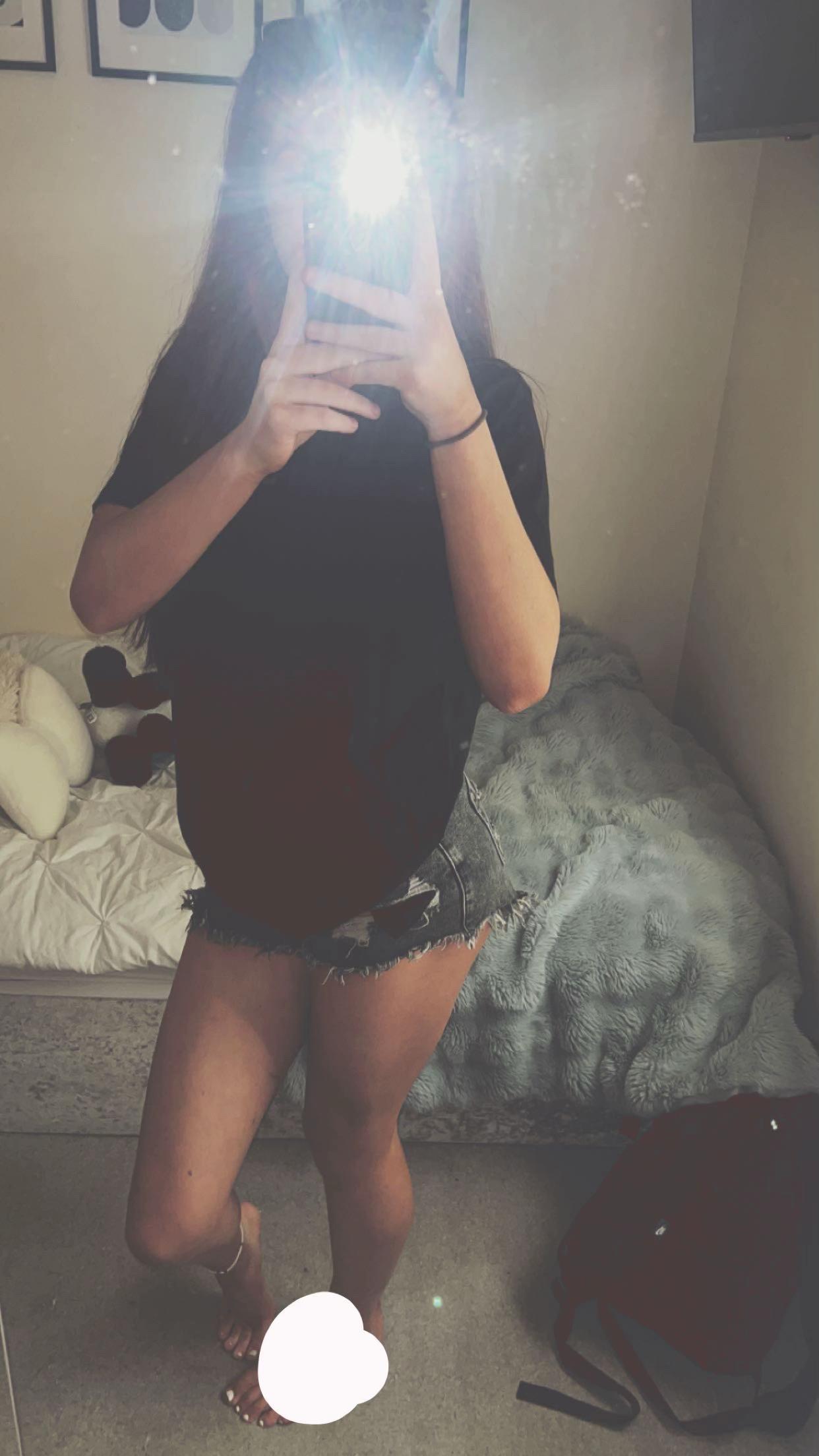 @livꨄ
