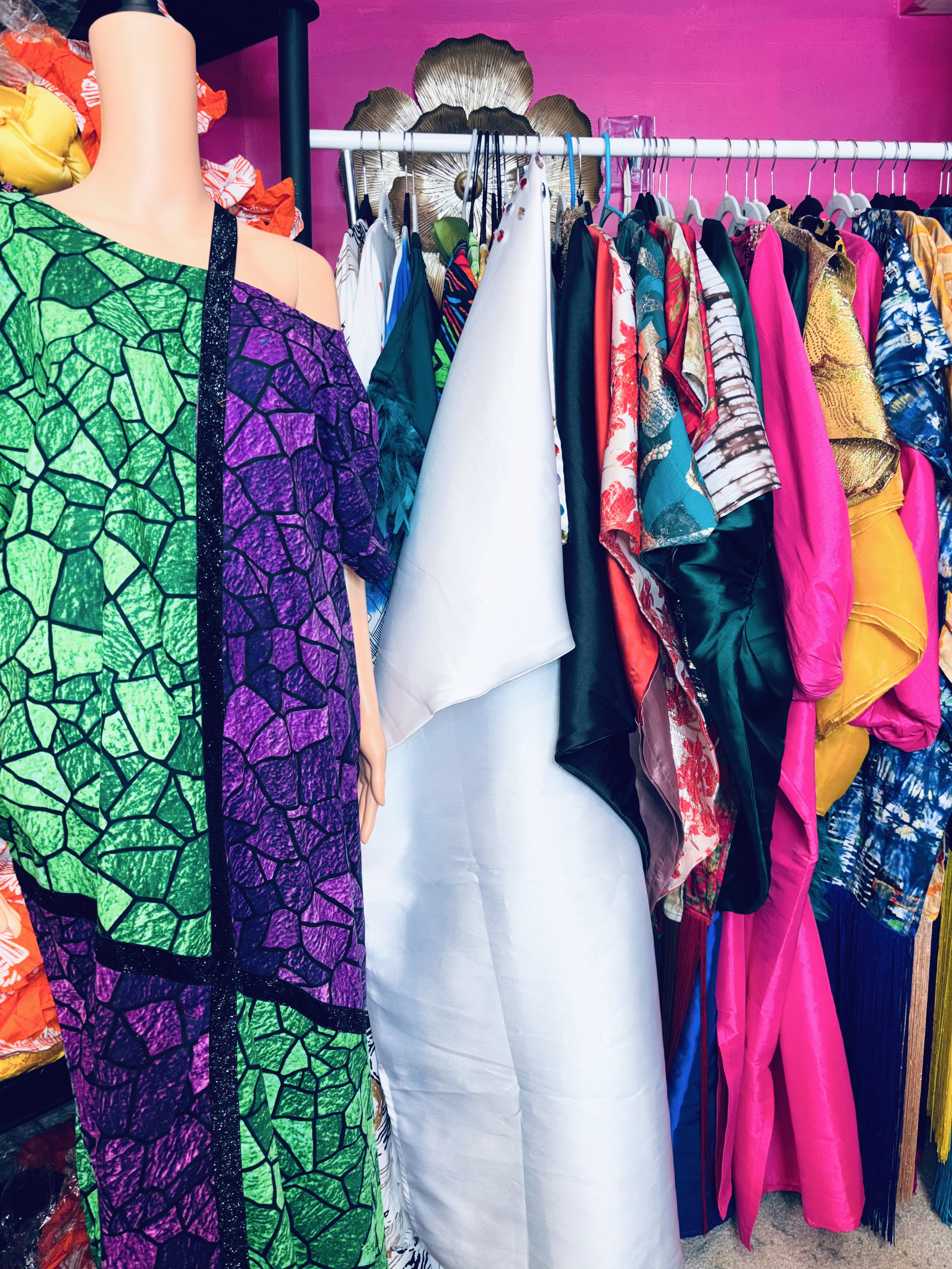 @LUXURY WOMEN RTW BRAND