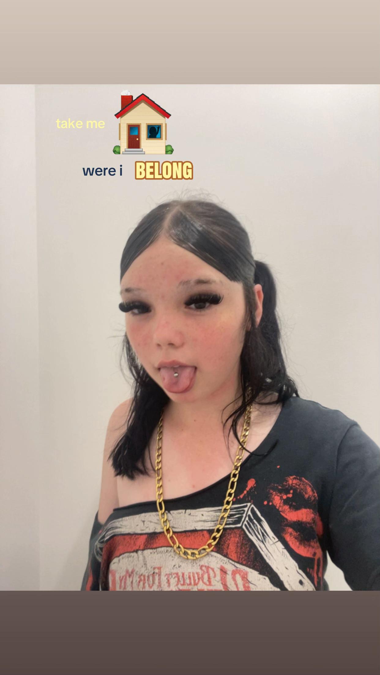 @𝔢𝔩𝔩𝔞 𝔟𝔞𝔦𝔤𝔥𝔩𝔢𝔦𝔤𝔥❦