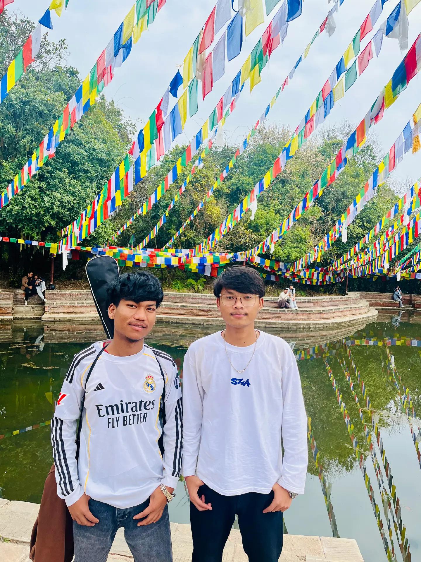 @Ganesh विश्वास(Tharu)🗿🕉️